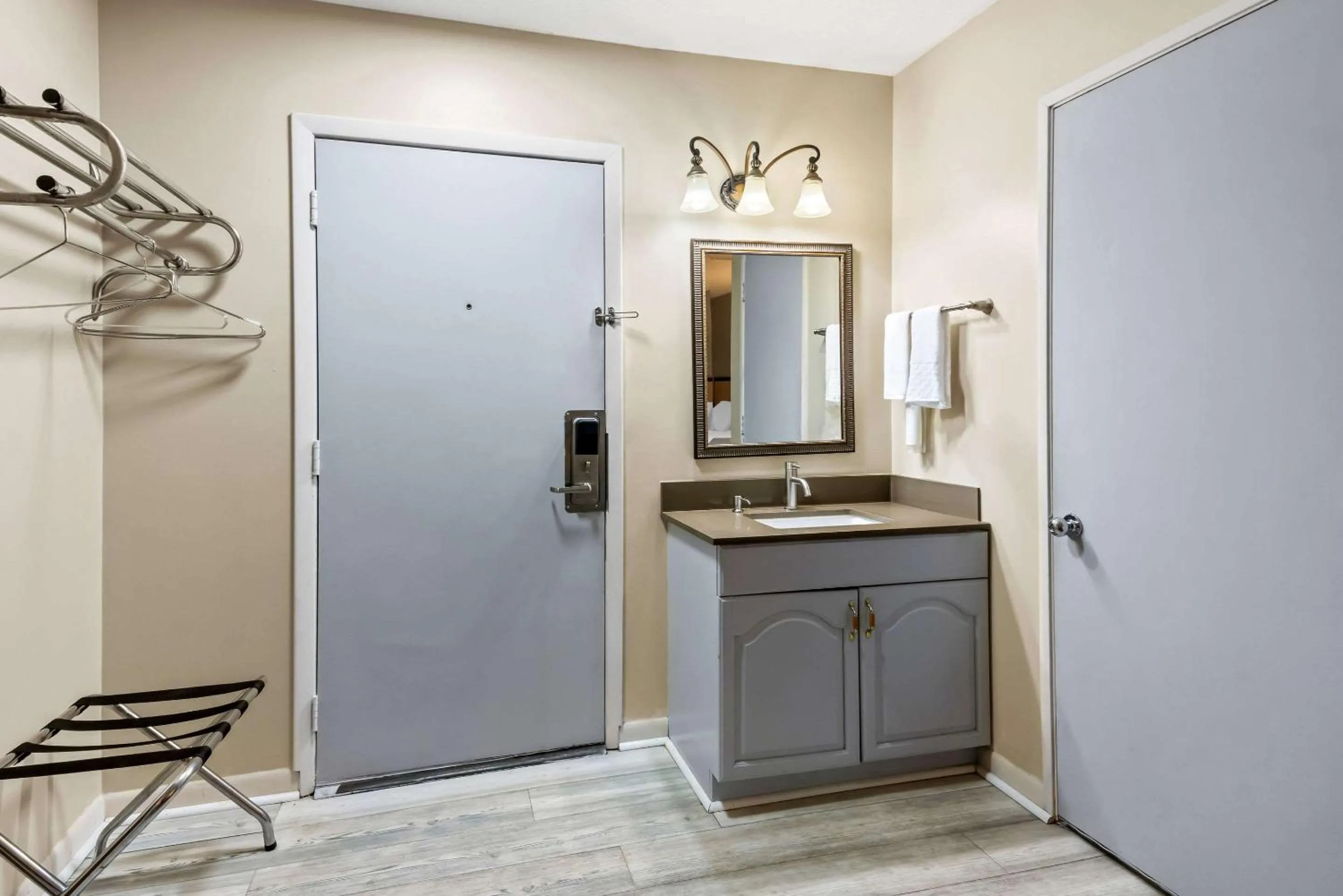 Bedroom in Rodeway Inn Oscoda