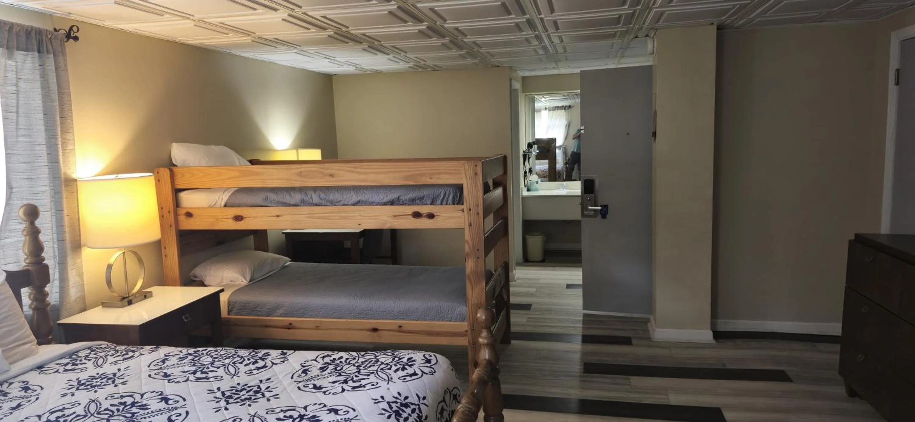 bunk bed, Bed in Rodeway Inn Oscoda