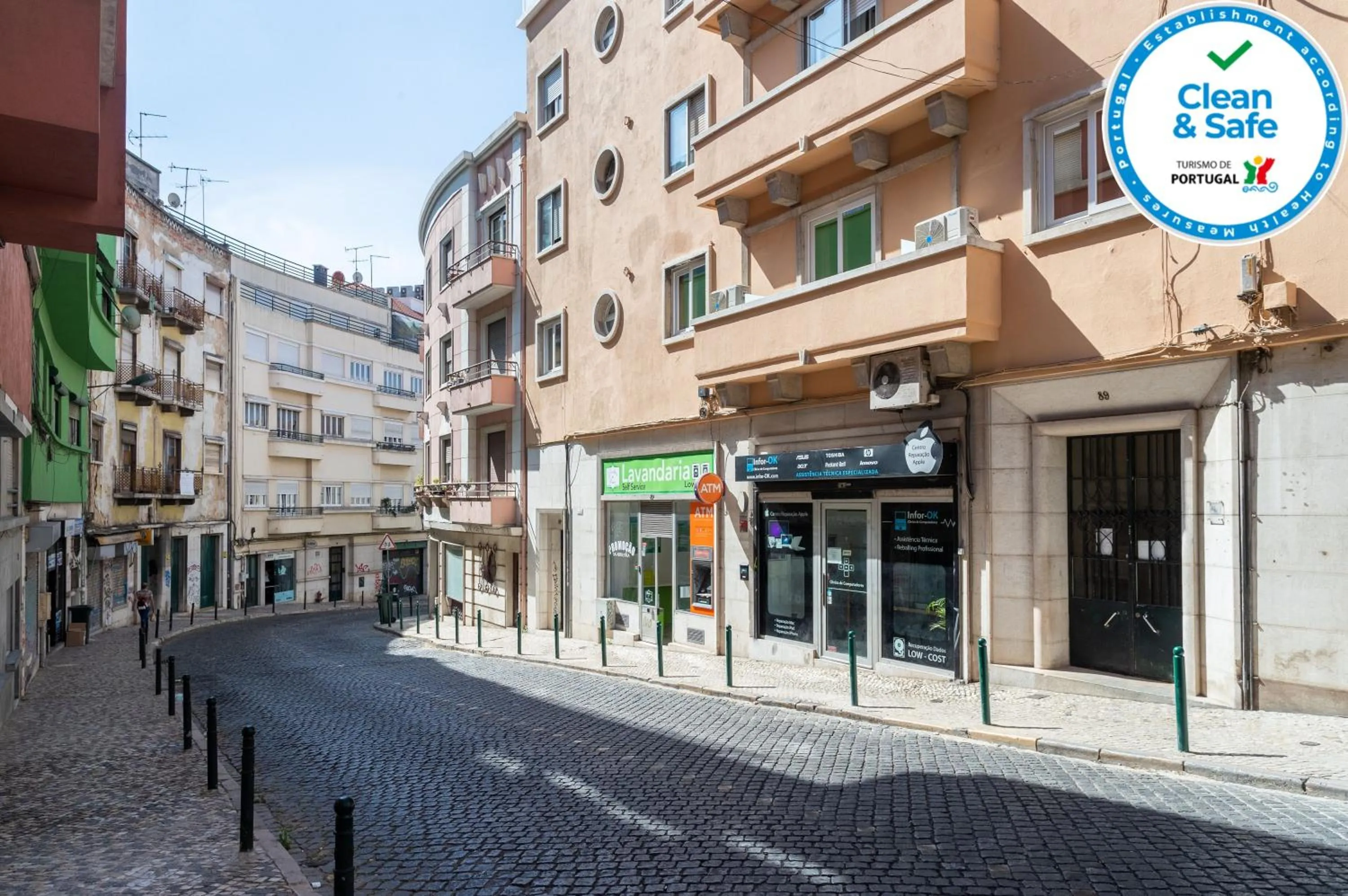 Facade/entrance in Boutique Telhal 89