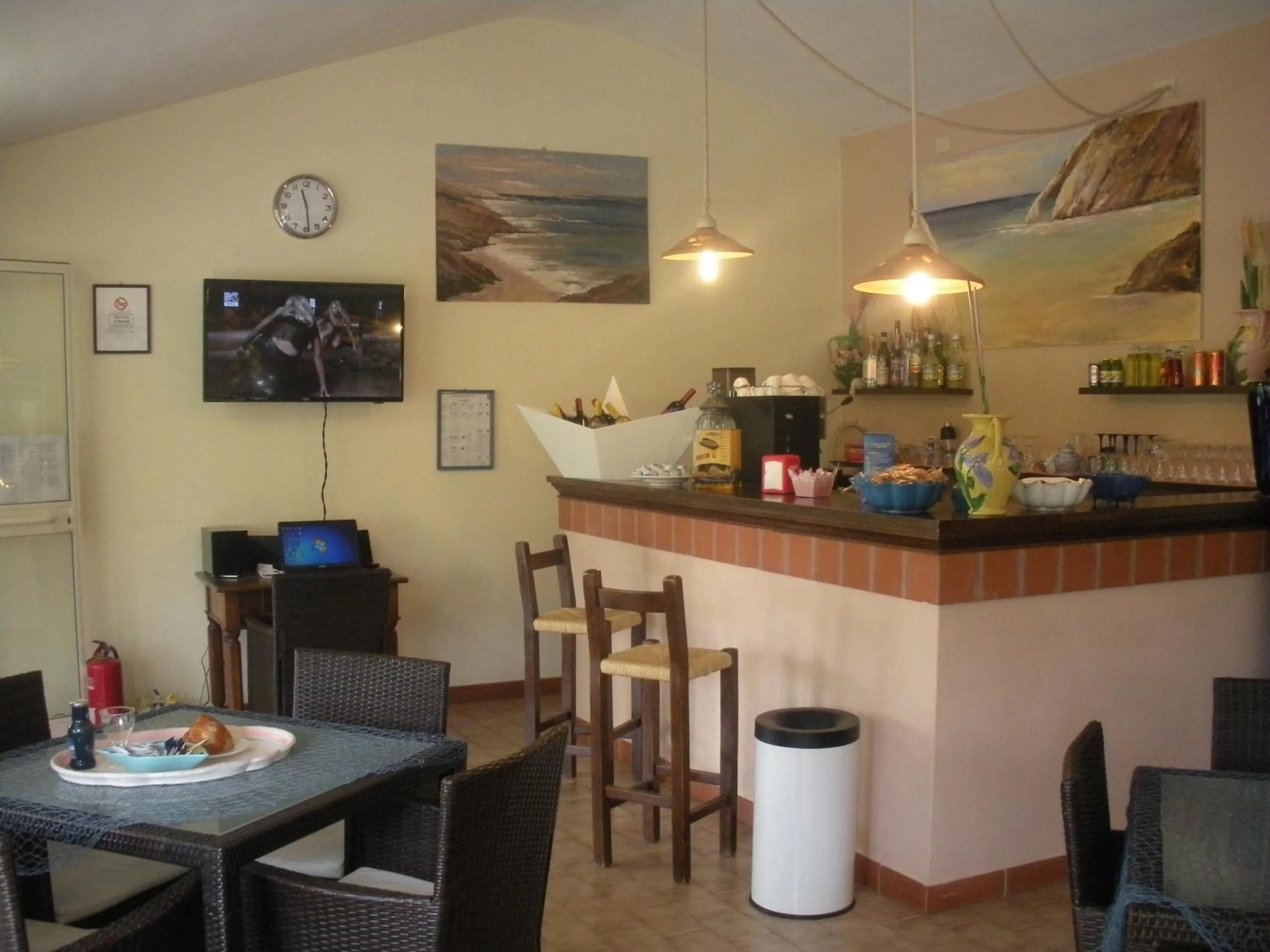 Communal lounge/ TV room in Residence il Mandorlo