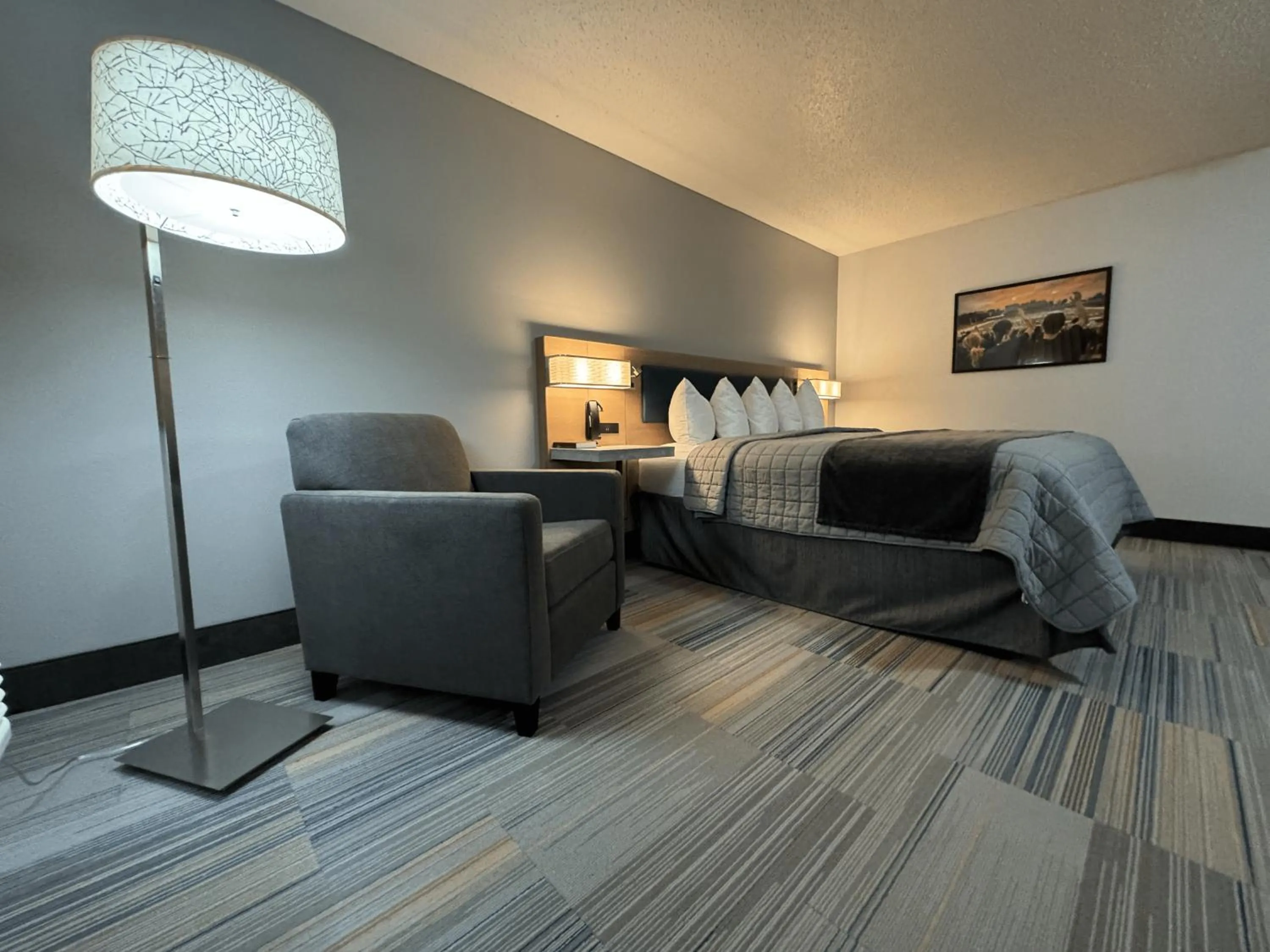 Bearcat Inn and Suites