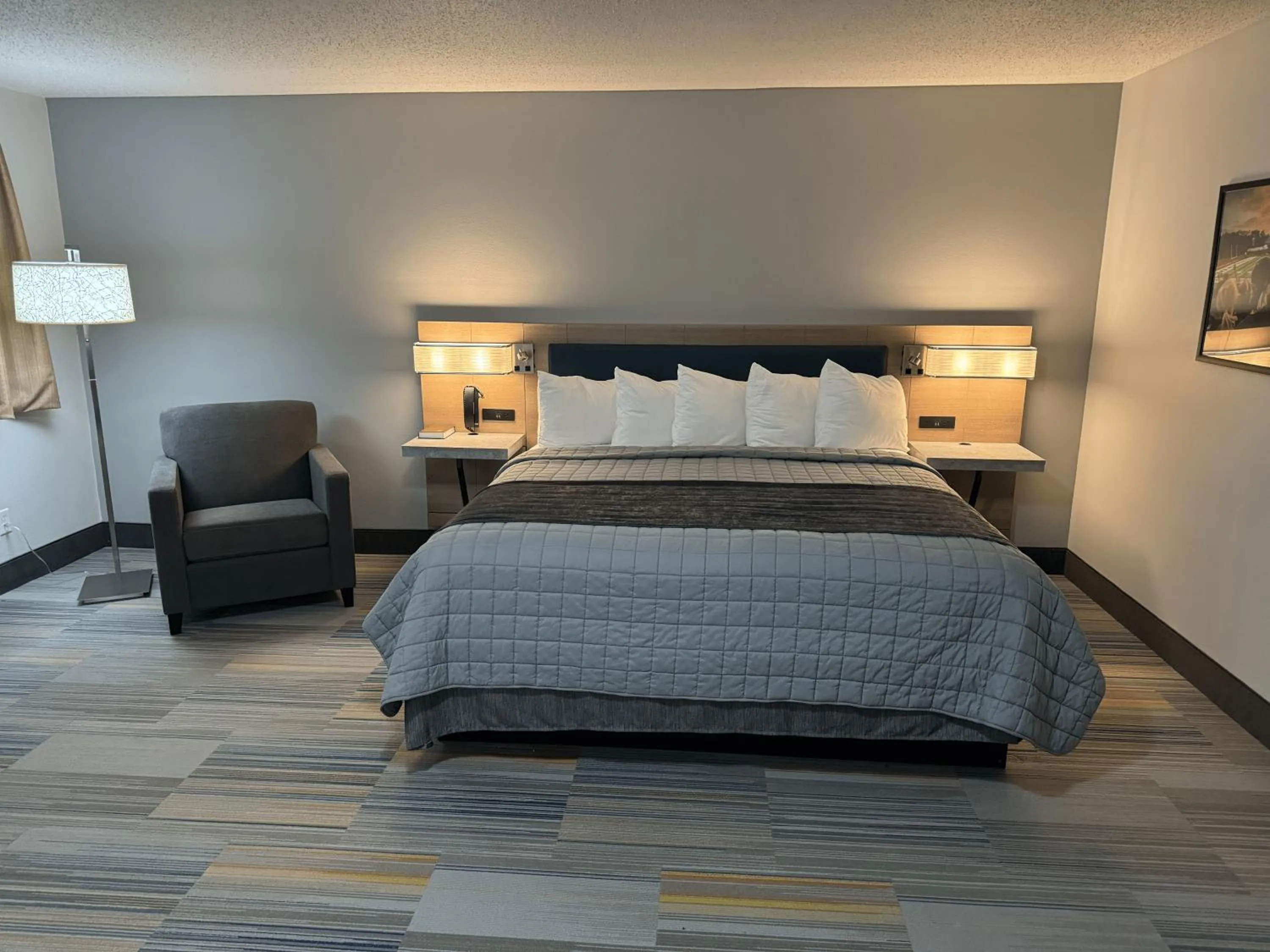 Bearcat Inn and Suites