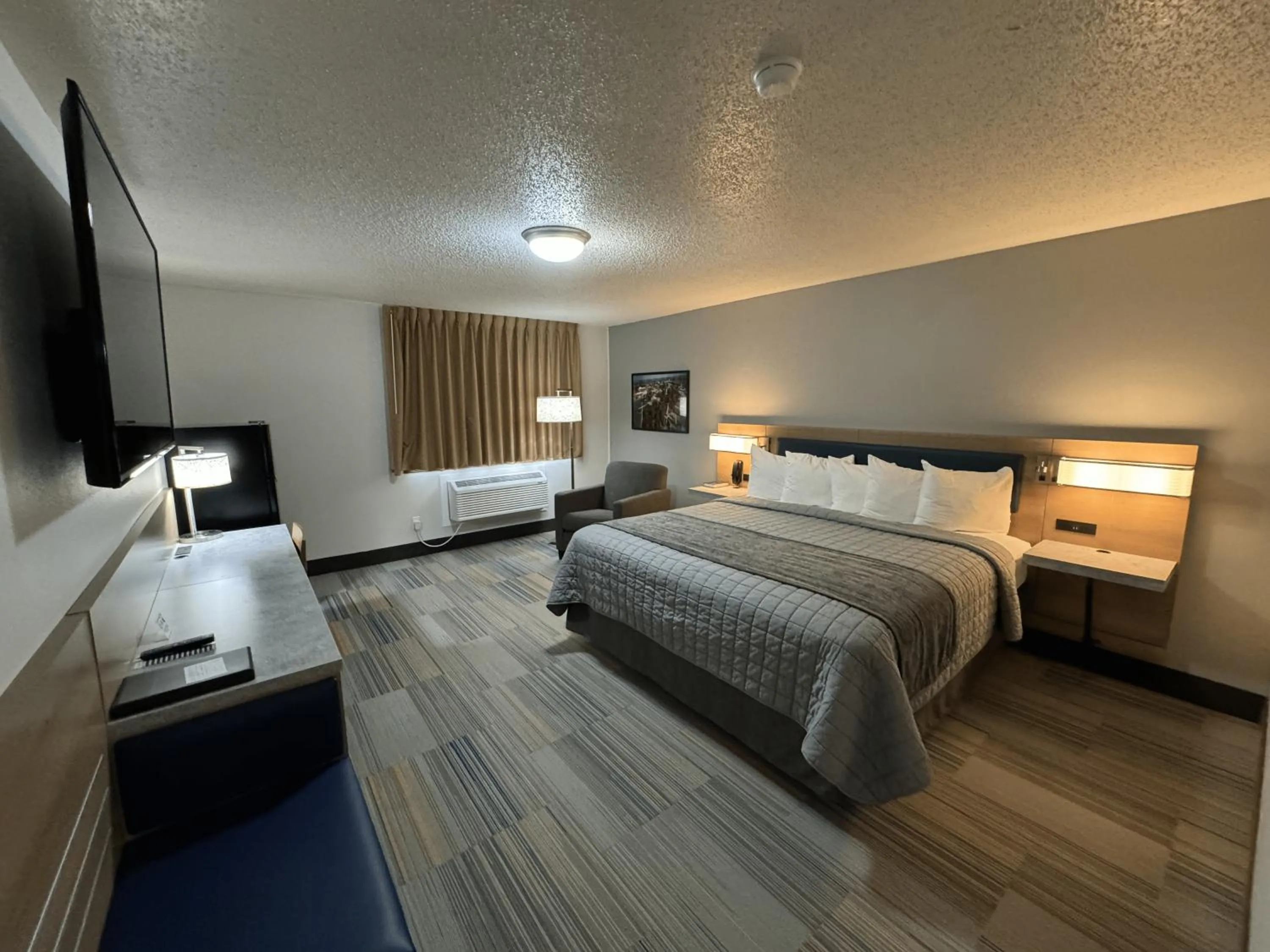 Bearcat Inn and Suites