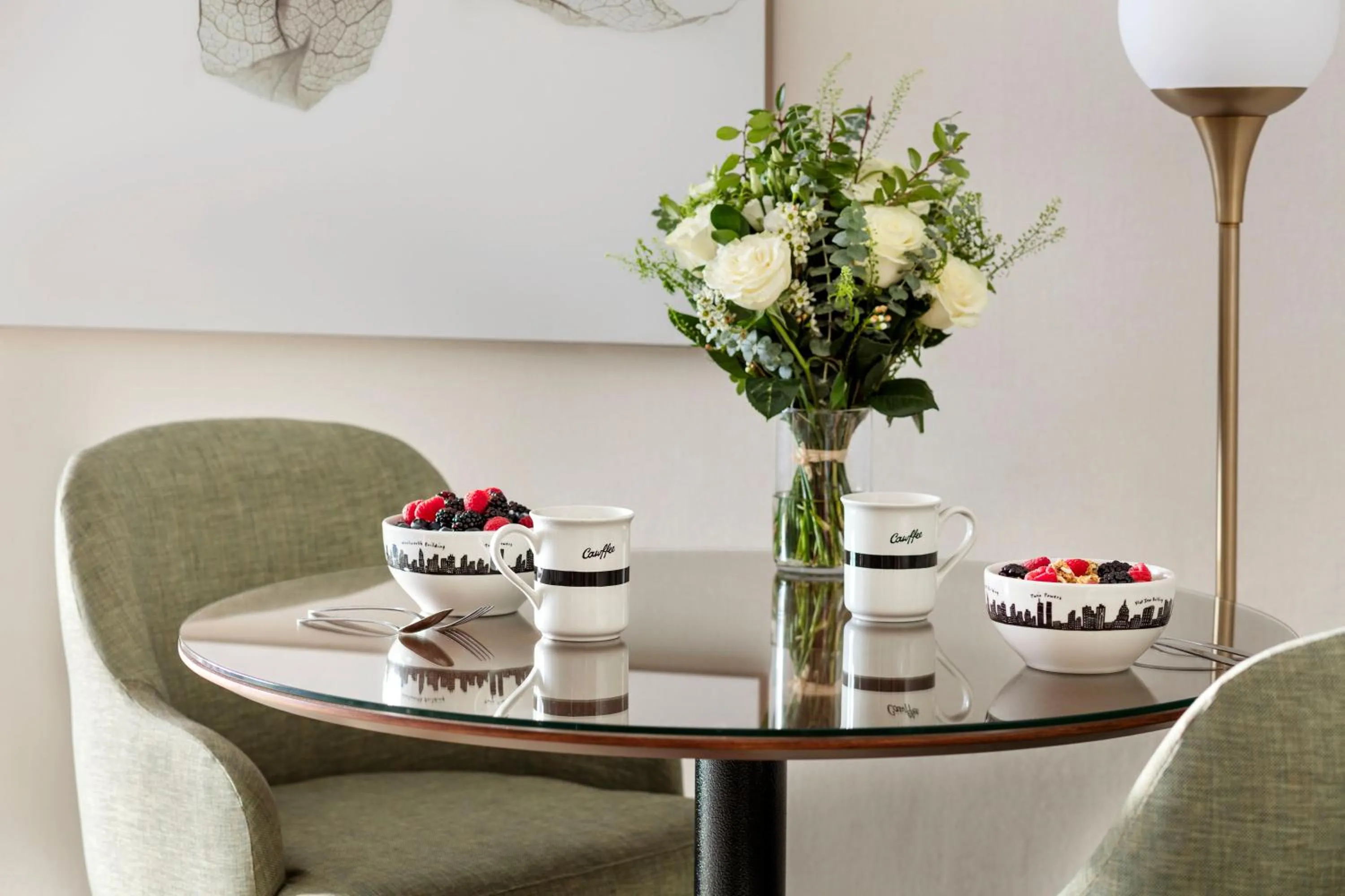 Dining area in The Gardens Sonesta ES Suites New York