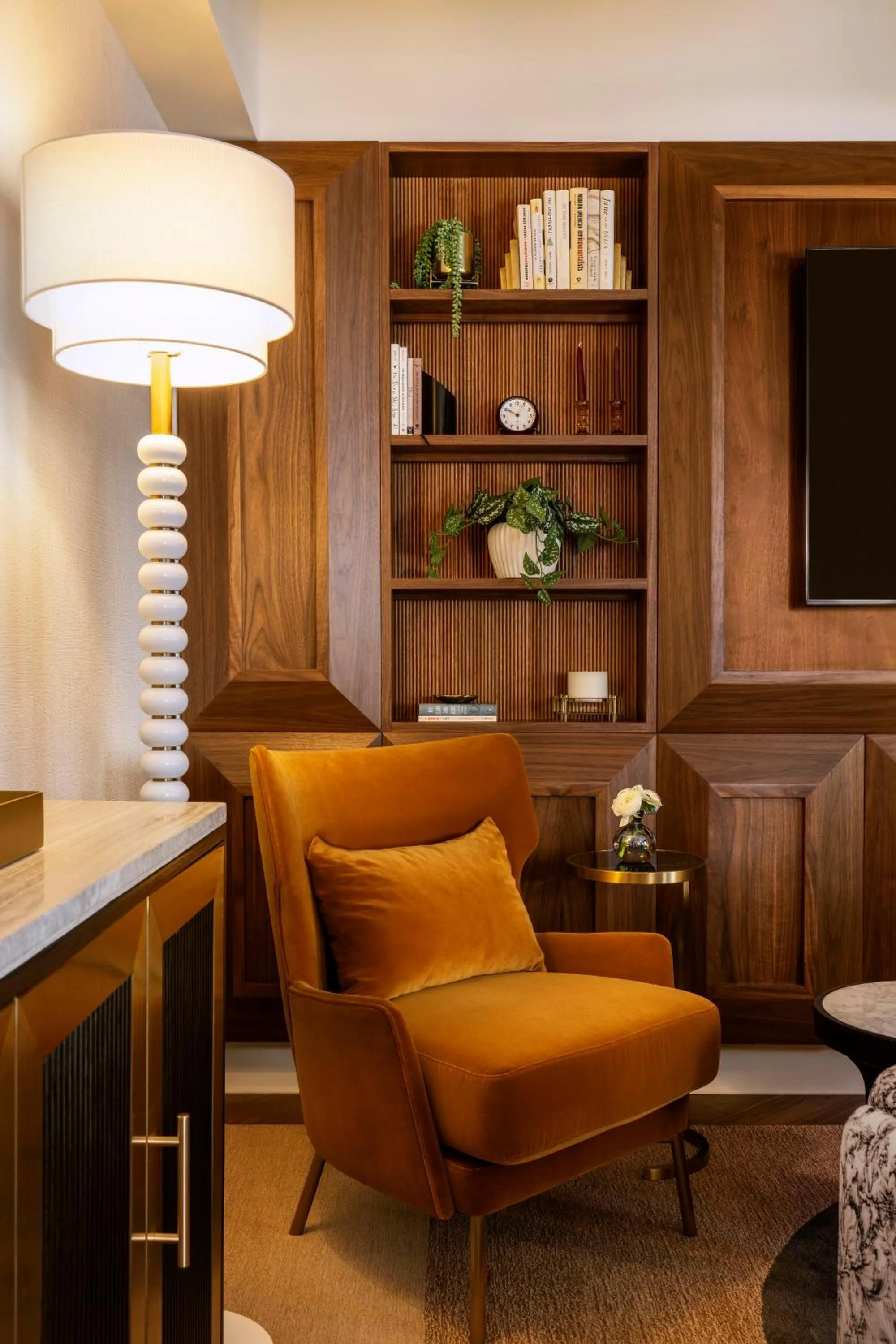 Living room in The Benjamin Royal Sonesta New York