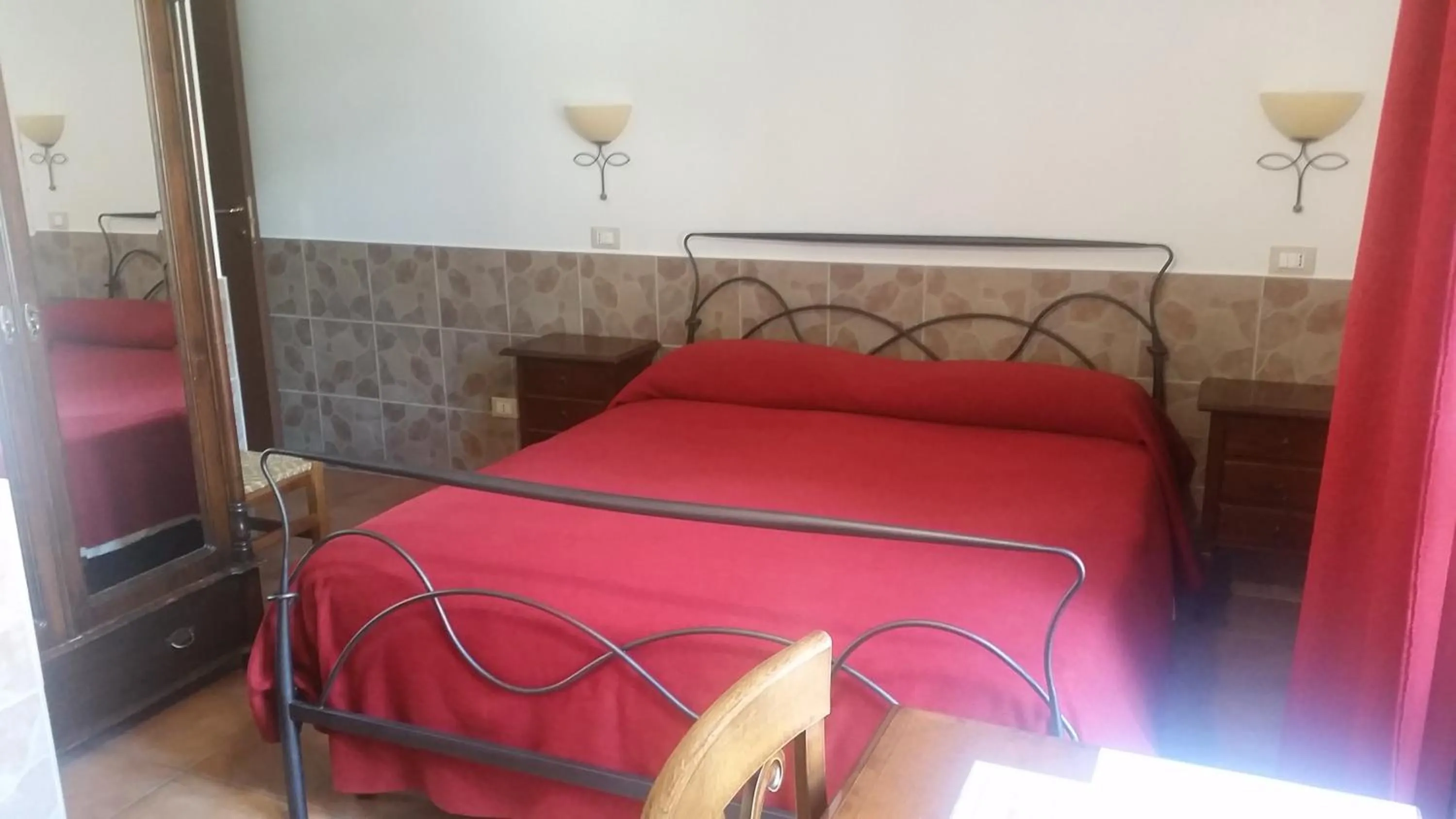 Photo of the whole room, Bed in Vecchia Roma Resort