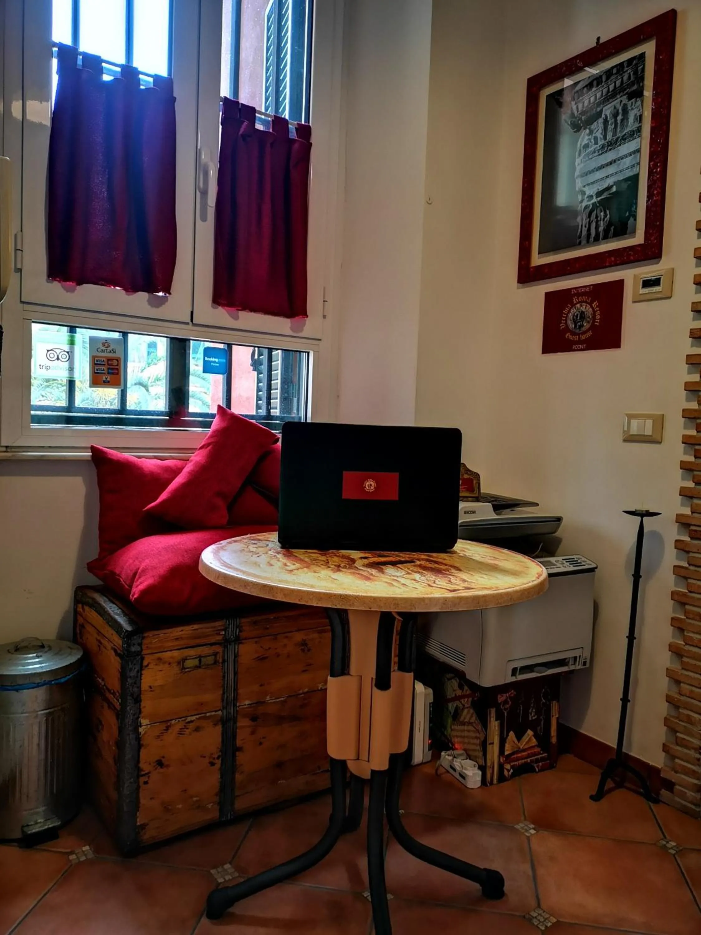 Seating area in Vecchia Roma Resort