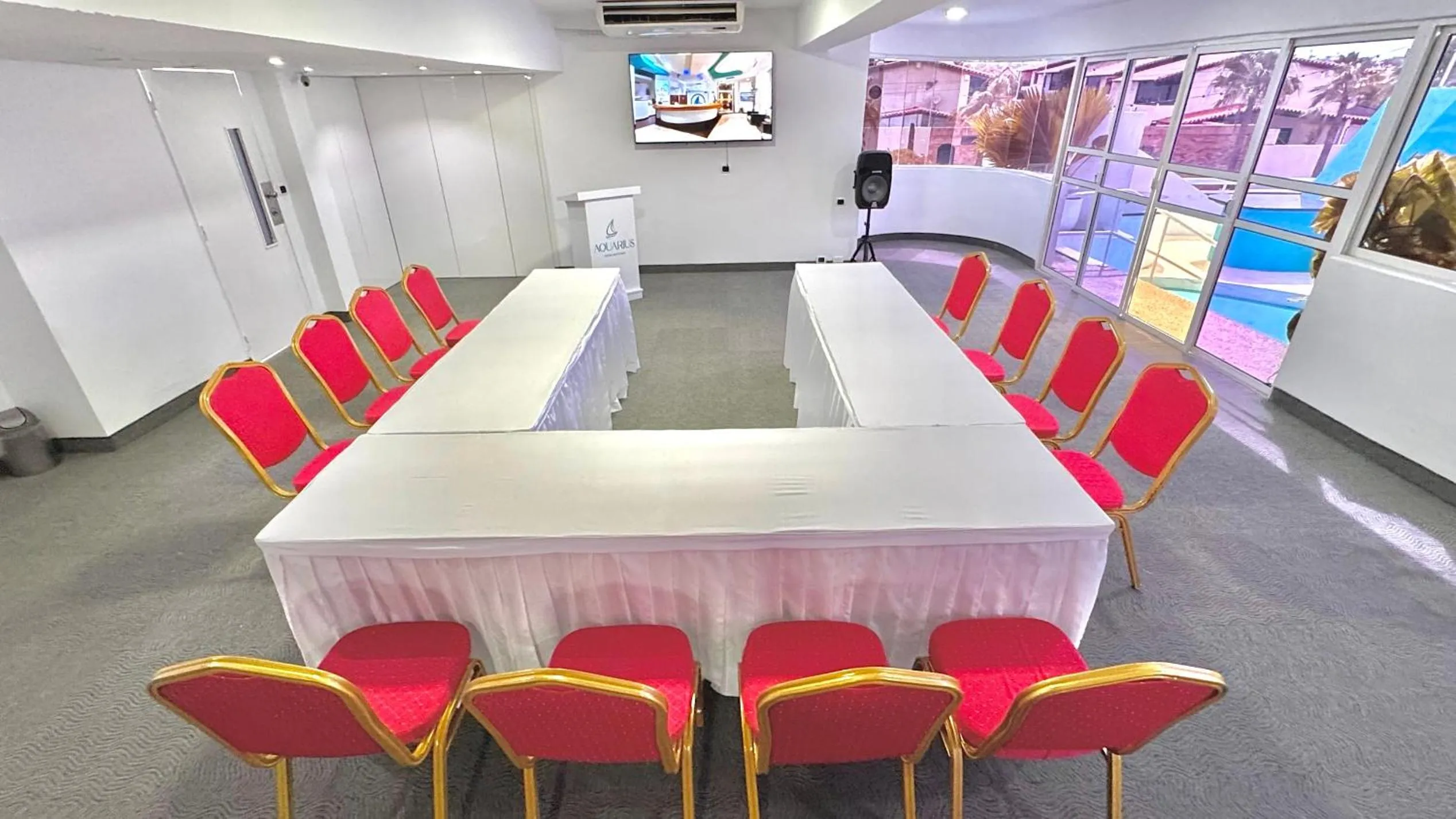 TV and multimedia in Aquarius Hotel Boutique