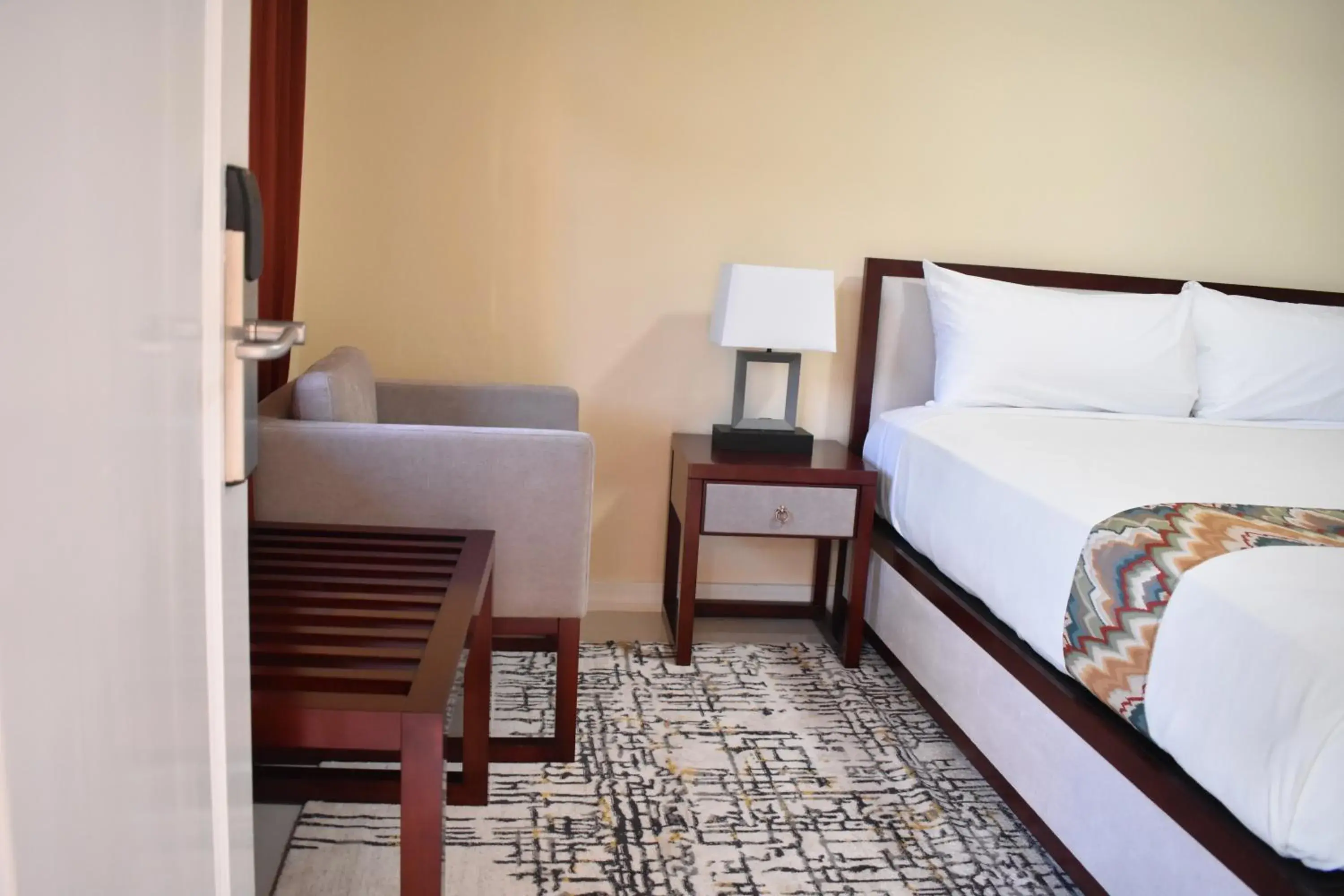 Standard Queen Room in Hotel Grand A View Standard Queen Room in Hotel Grand A View