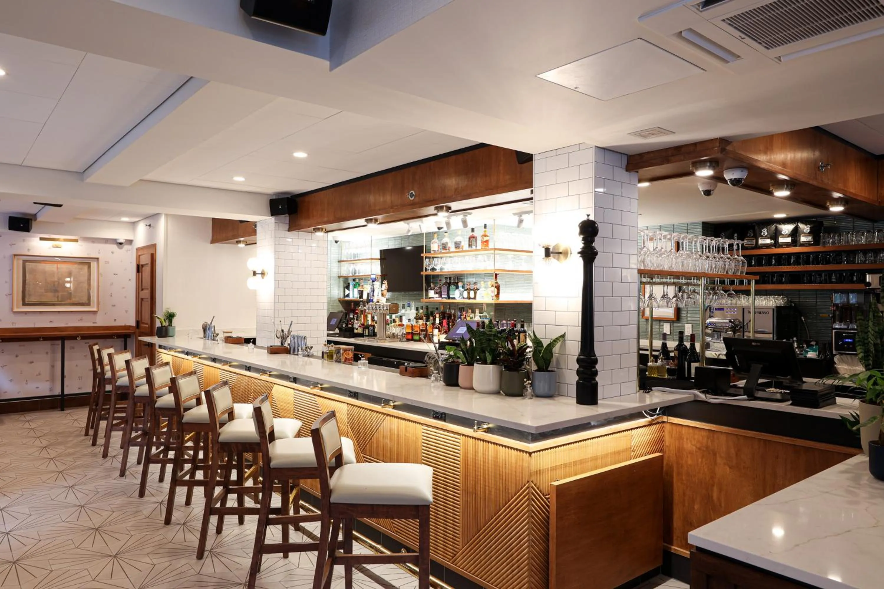 Restaurant/places to eat in The Shelburne Sonesta New York