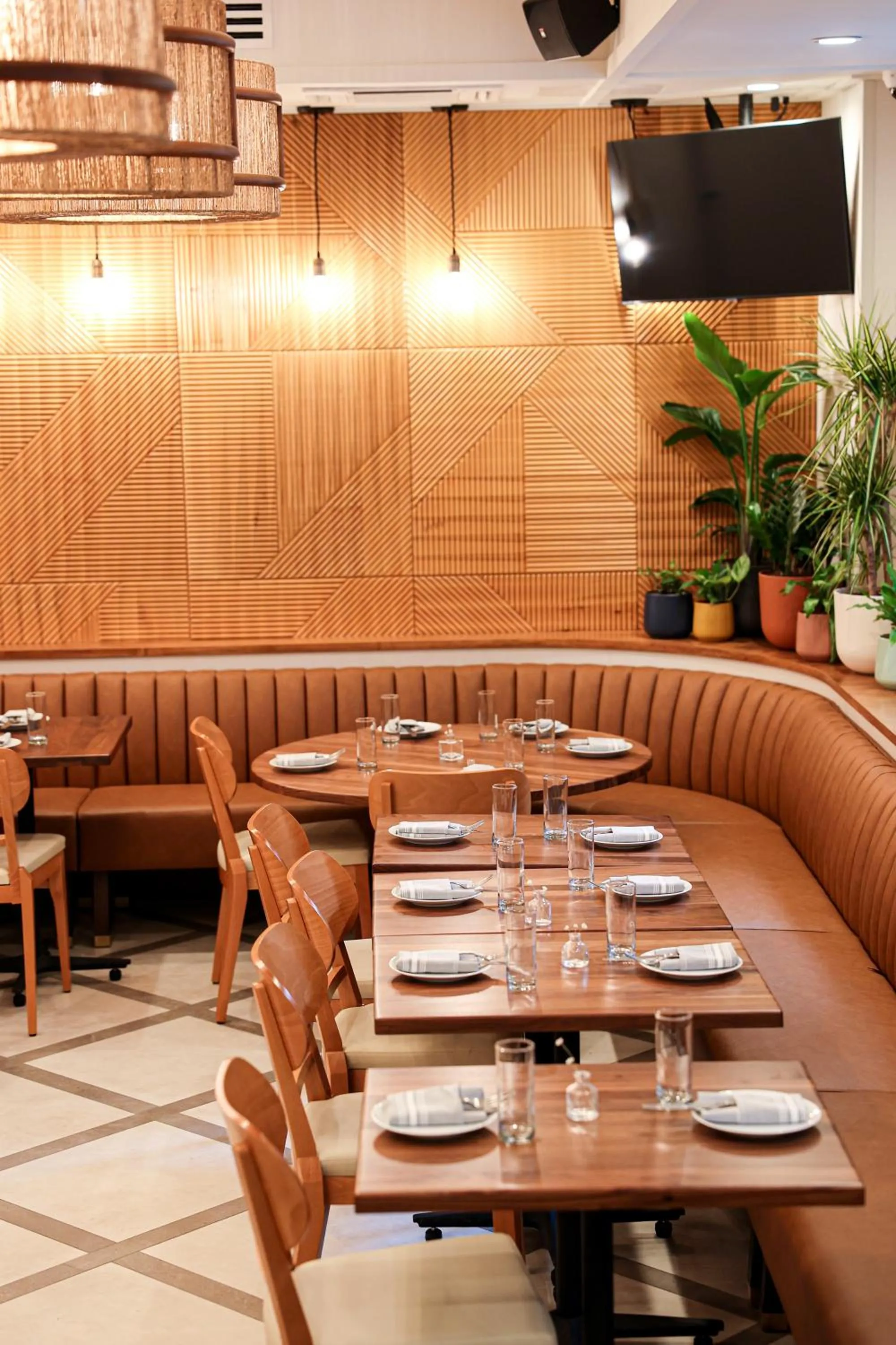 Restaurant/places to eat in The Shelburne Sonesta New York