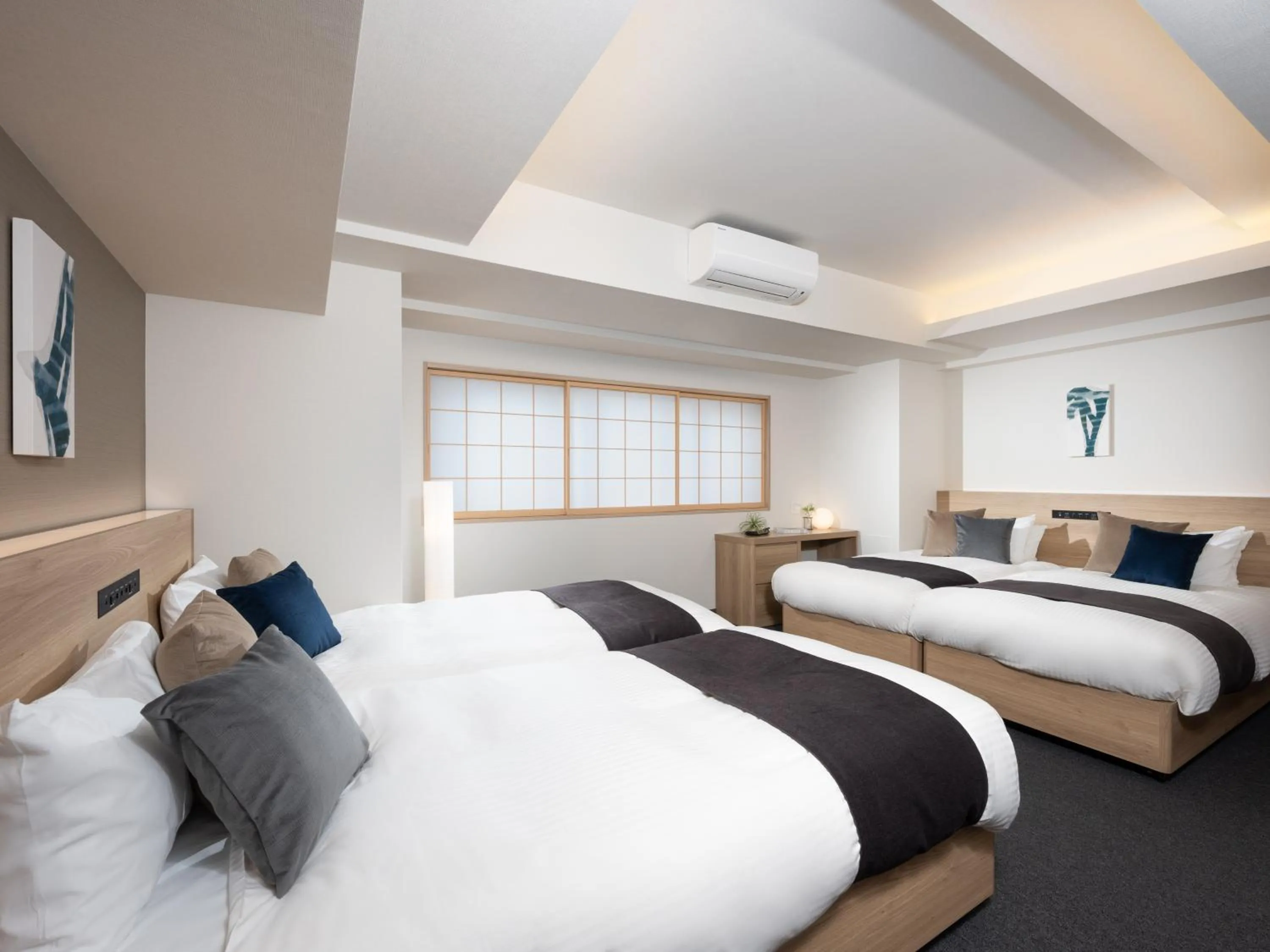 Photo of the whole room, Bed in MIMARU Tokyo Shinjuku West