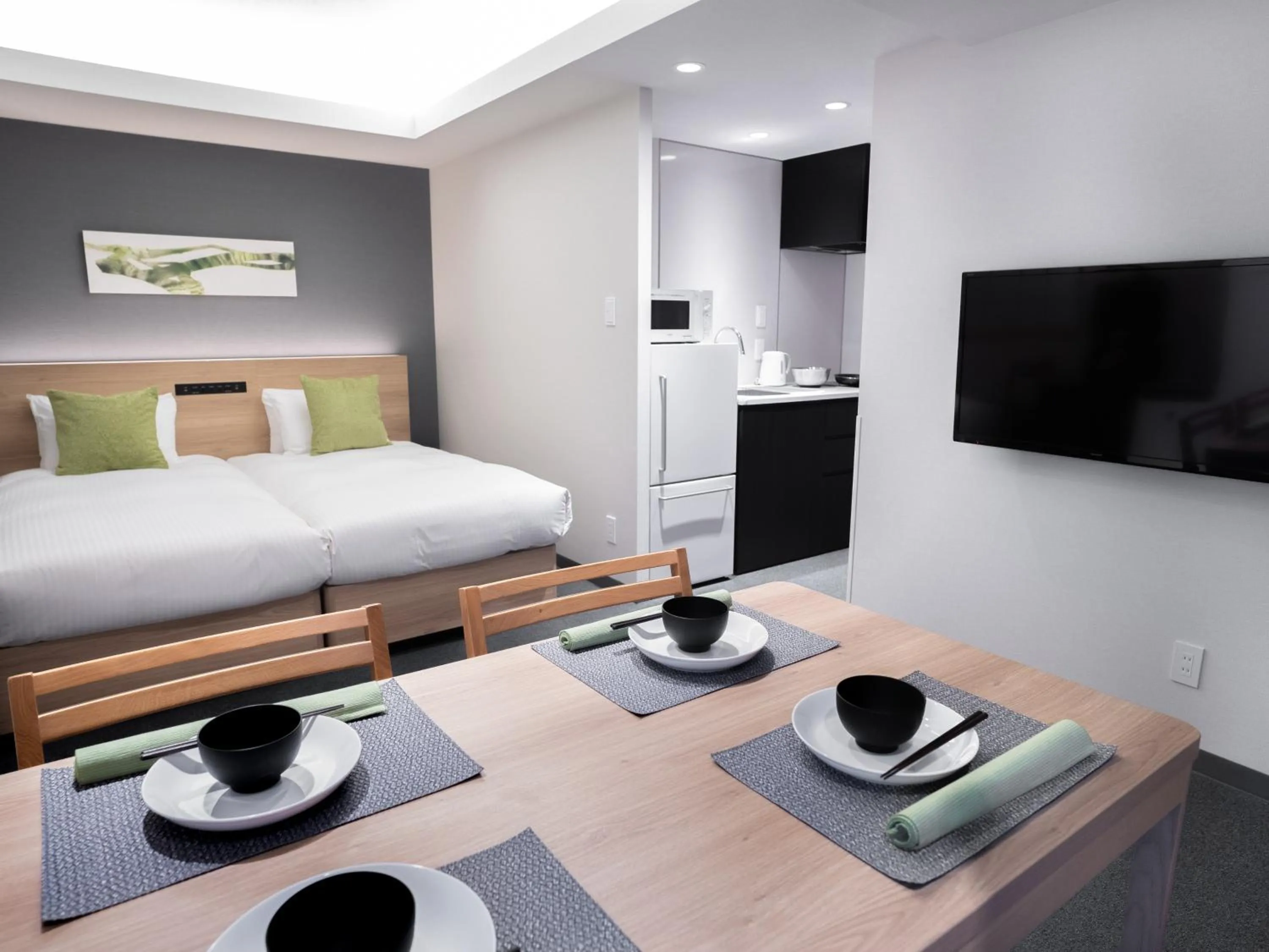 Photo of the whole room, Bed in MIMARU Tokyo Shinjuku West