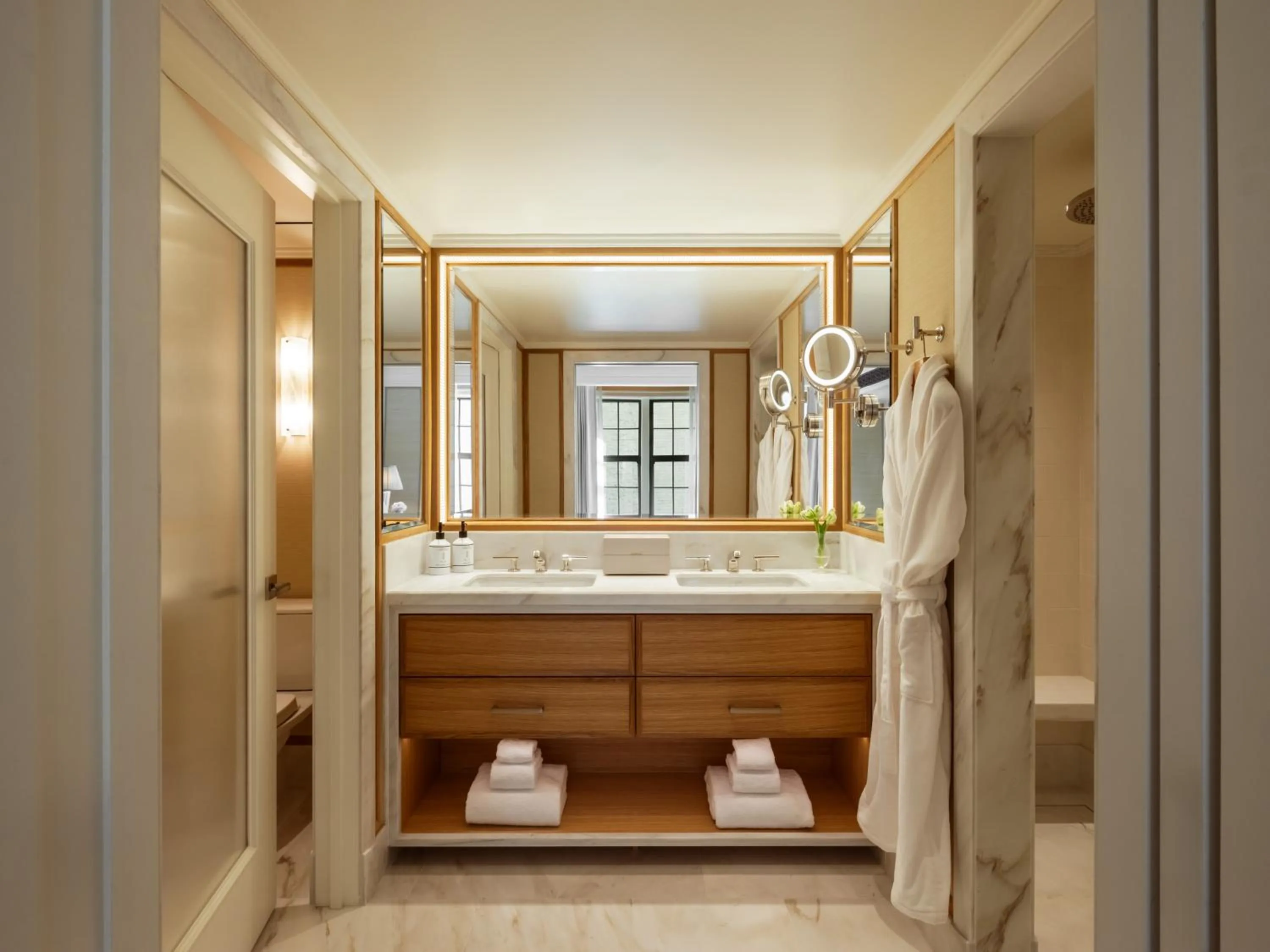 Shower in The Surrey, A Corinthia Hotel