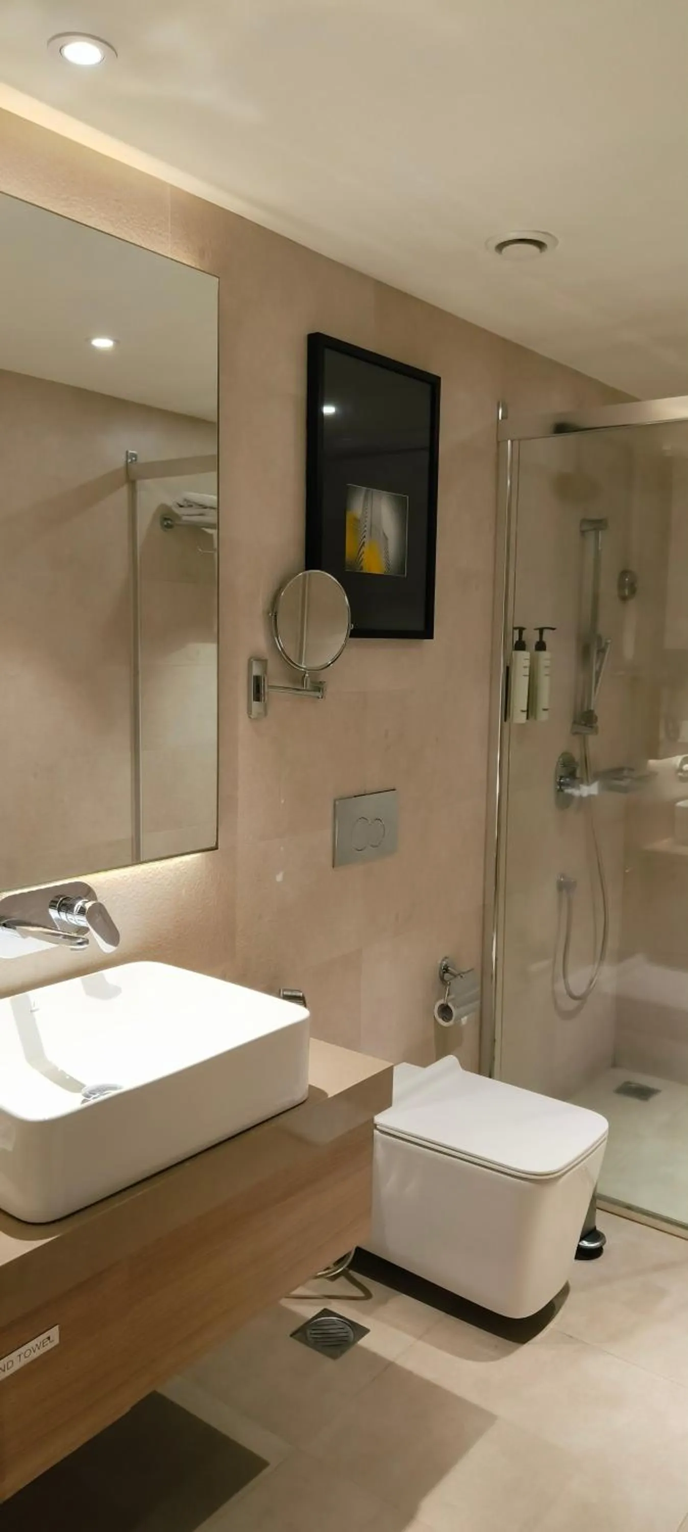Toilet in Royal Hometel Suites