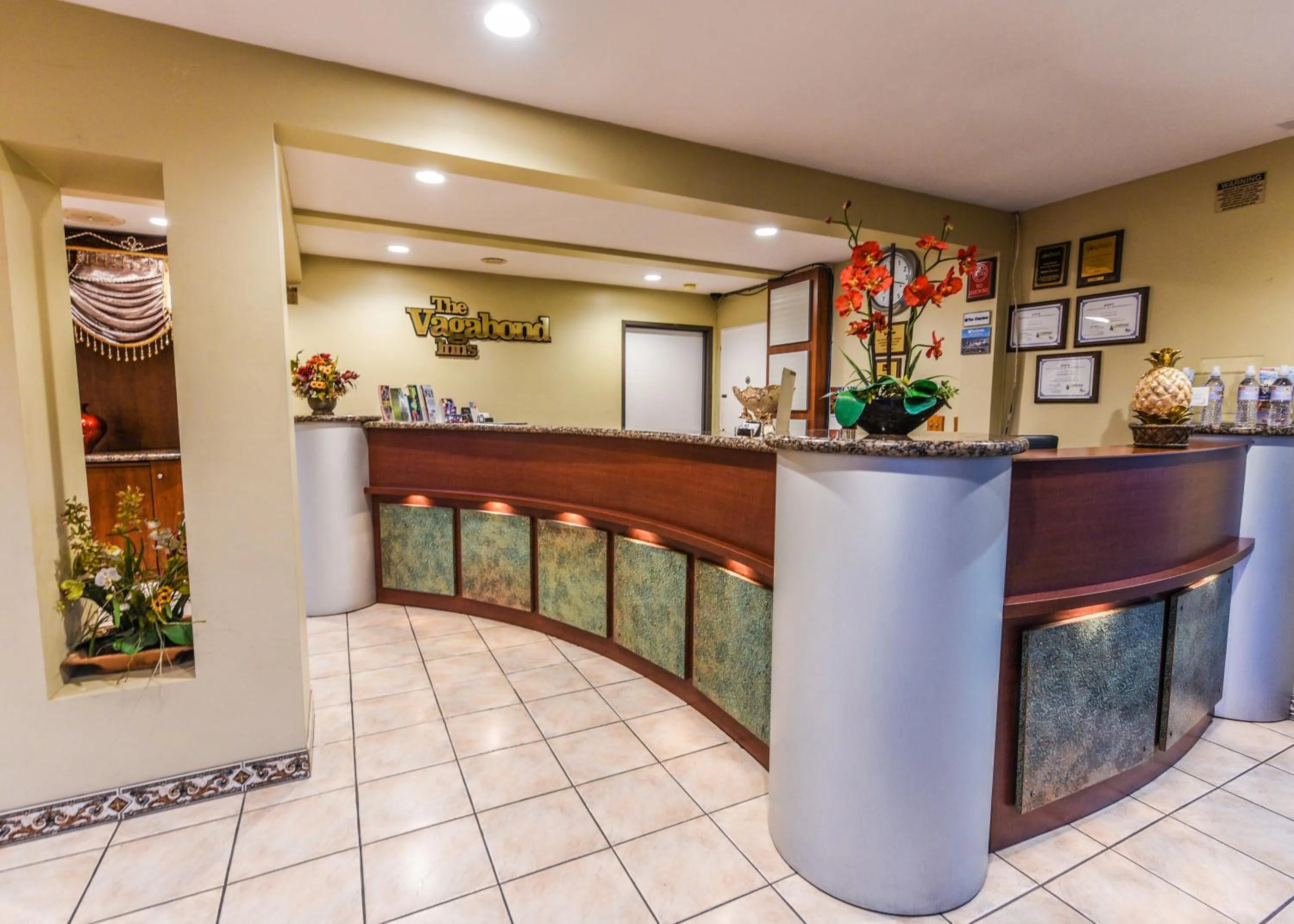 Lobby or reception in Vagabond Inn Long Beach