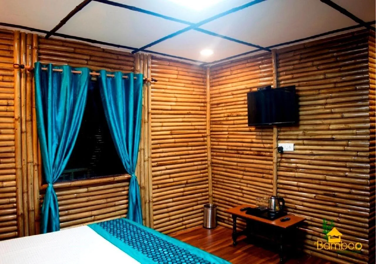 Bed in Bamboo Junction Resort - Kanatal, Valley & Mountain View