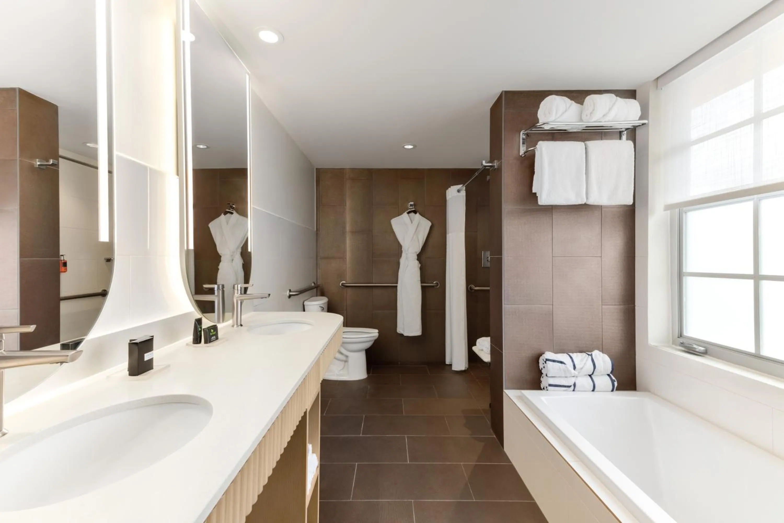 Shower in Waldorf Towers South Beach