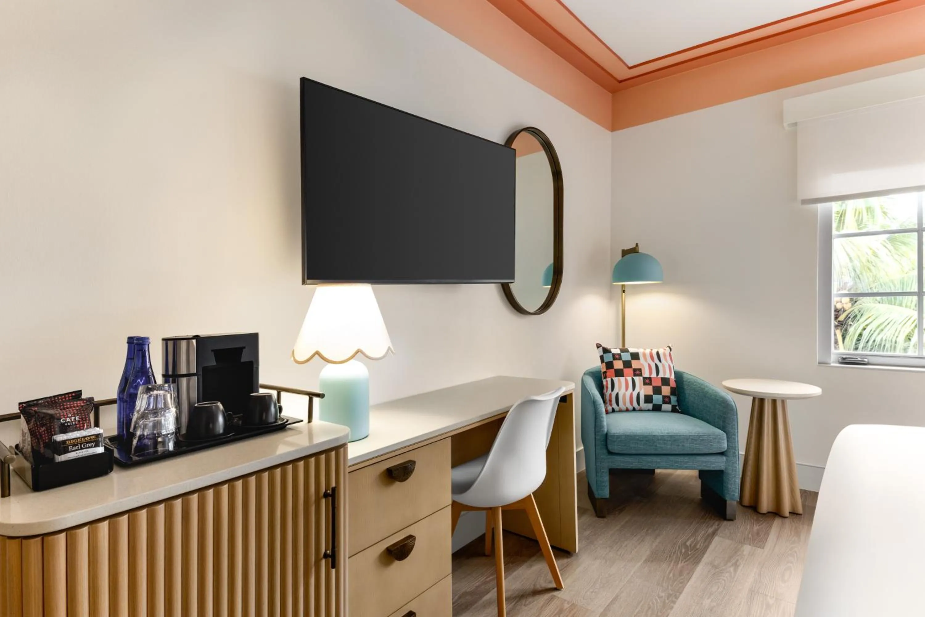 TV and multimedia in Waldorf Towers South Beach