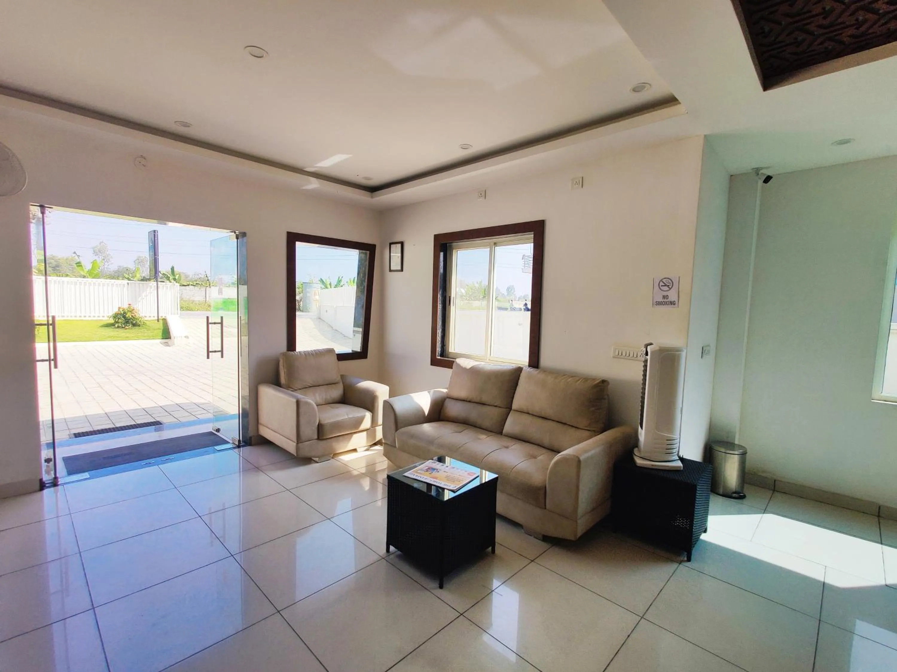 Living room in Hotel Airport City