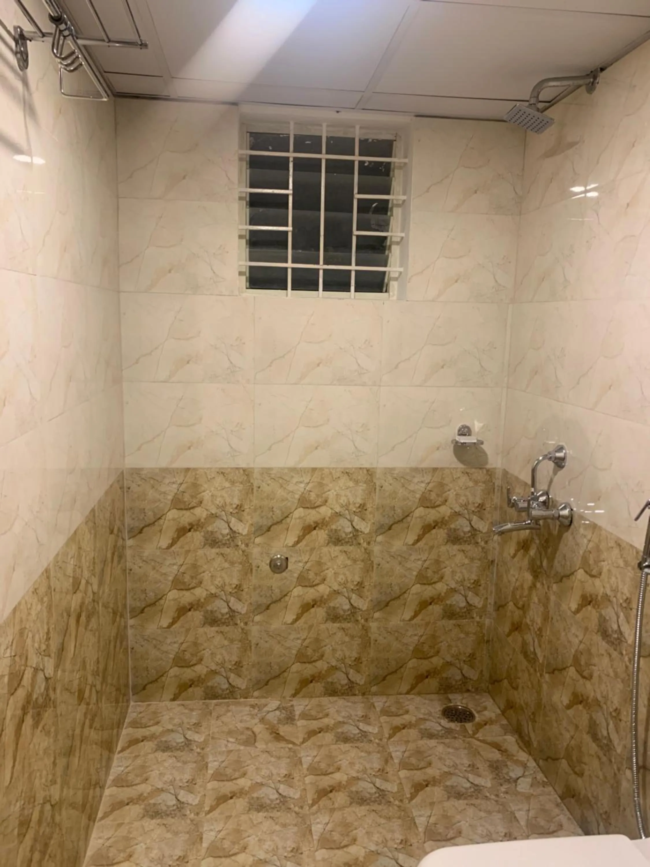Shower in Hotel Airport City
