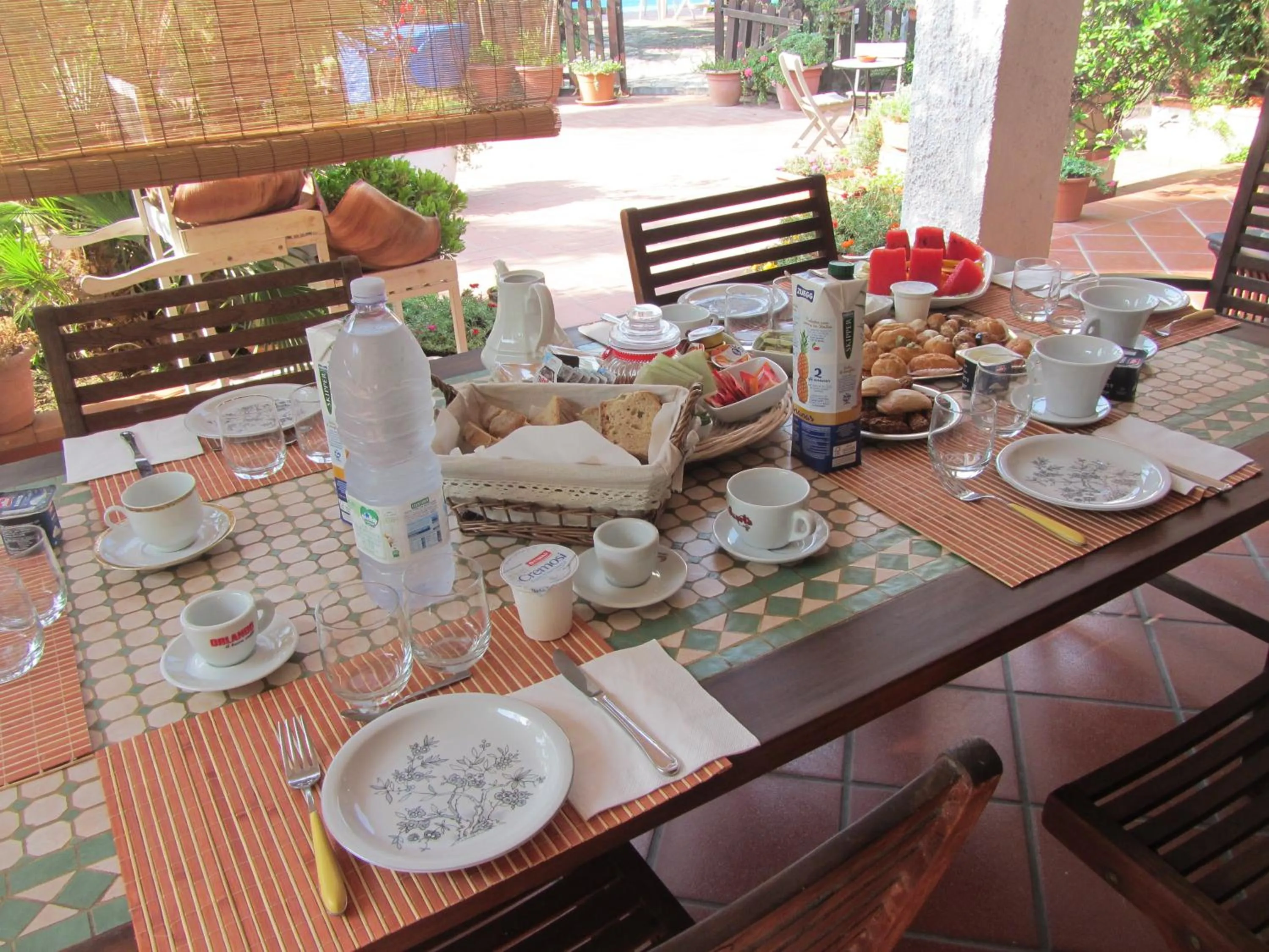 Italian breakfast in Sole e Sale B&B