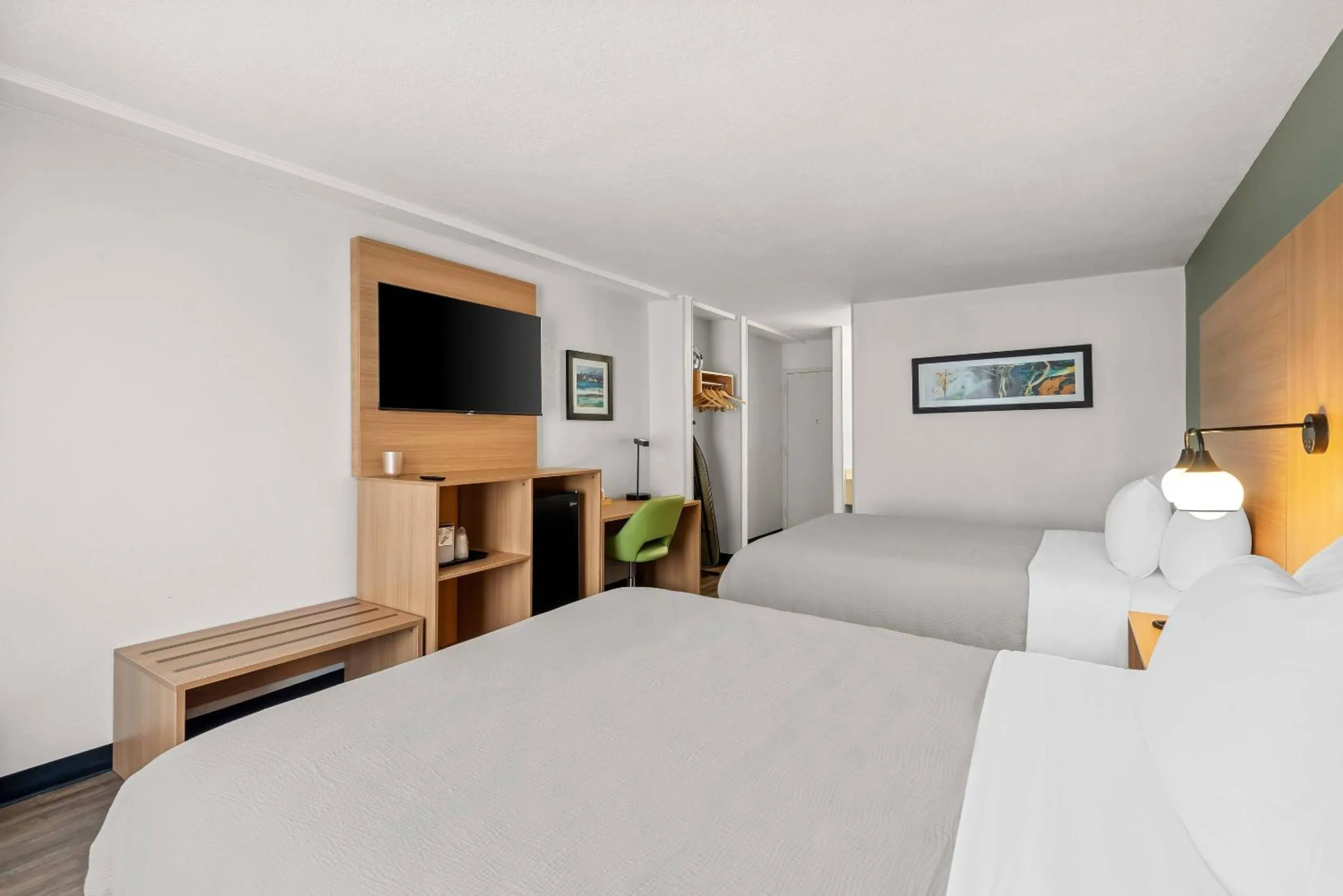 Bedroom, Bed in Quality Inn Orlando Near International Drive