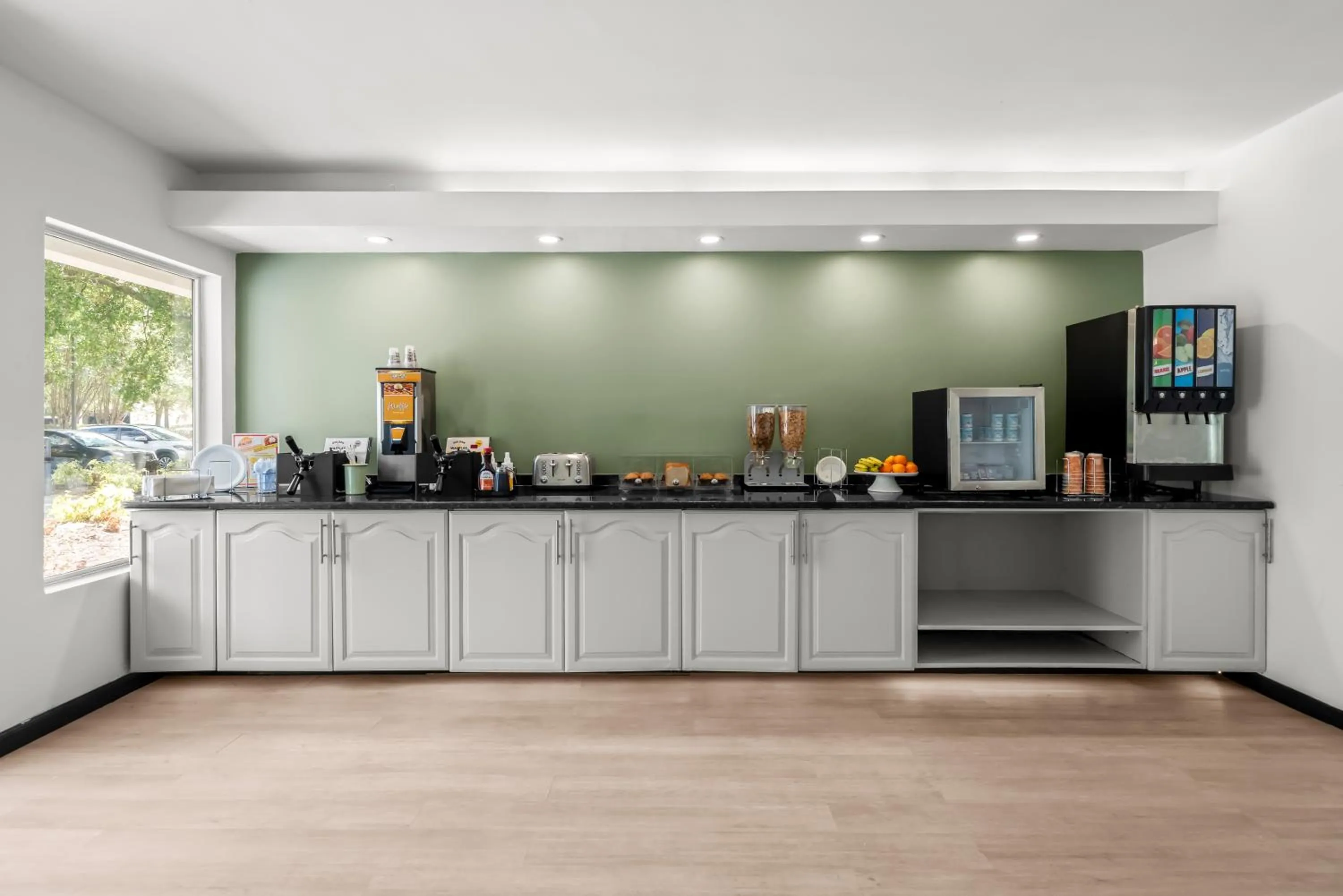 Breakfast in Quality Inn Orlando Near International Drive