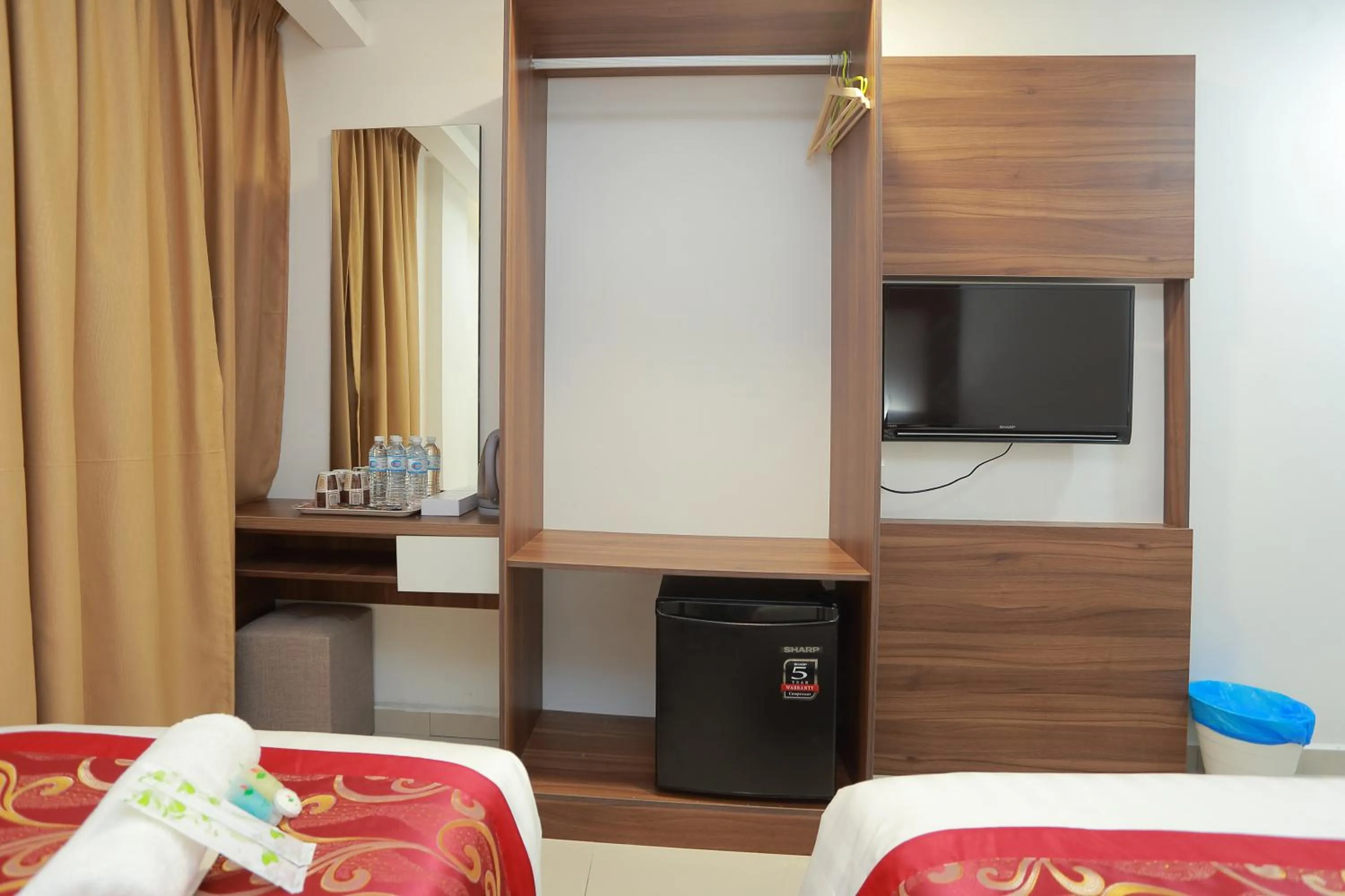 TV and multimedia, Bed in Bitz Bintang Hotel