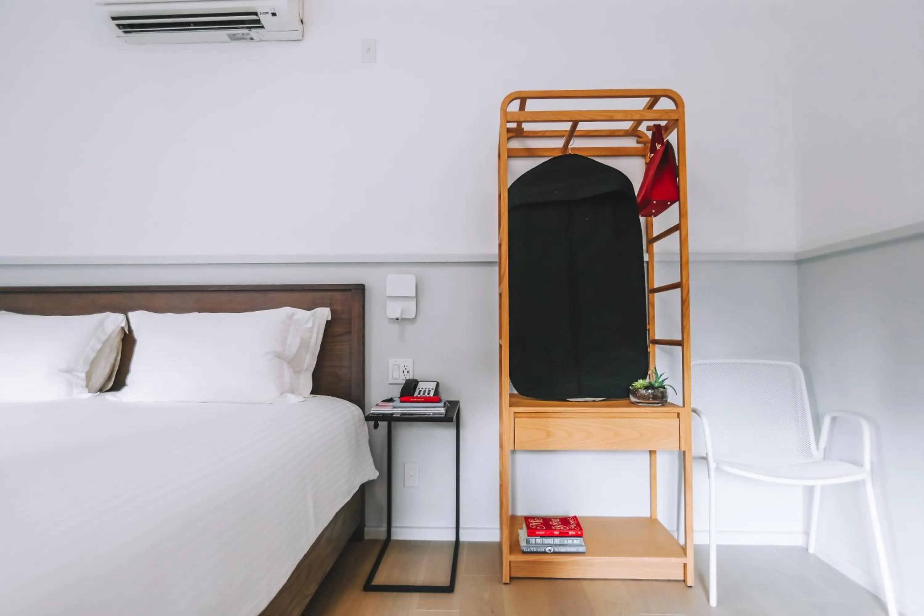 Bedroom, TV/Entertainment Center in Washington Jefferson Hotel - Times Square North