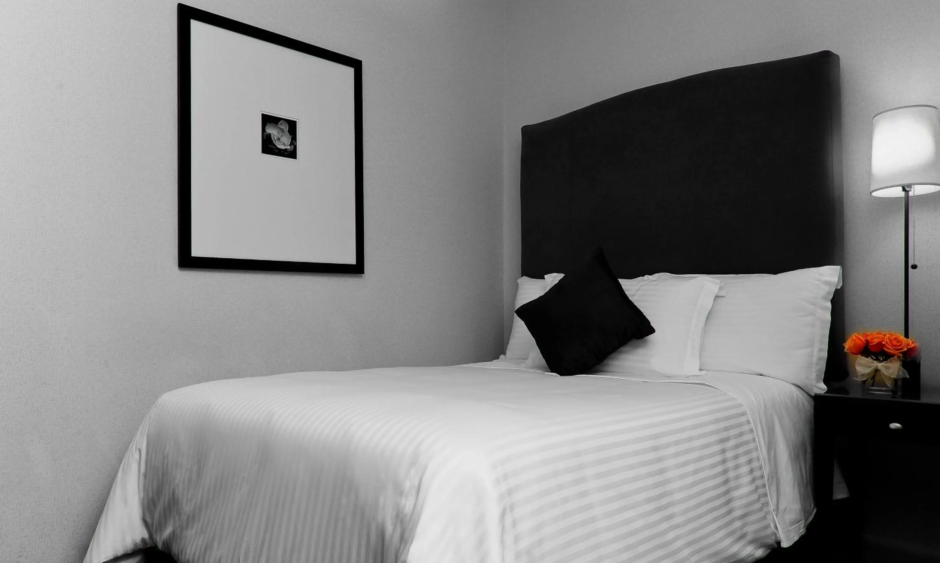 Bed in Washington Jefferson Hotel - Times Square North