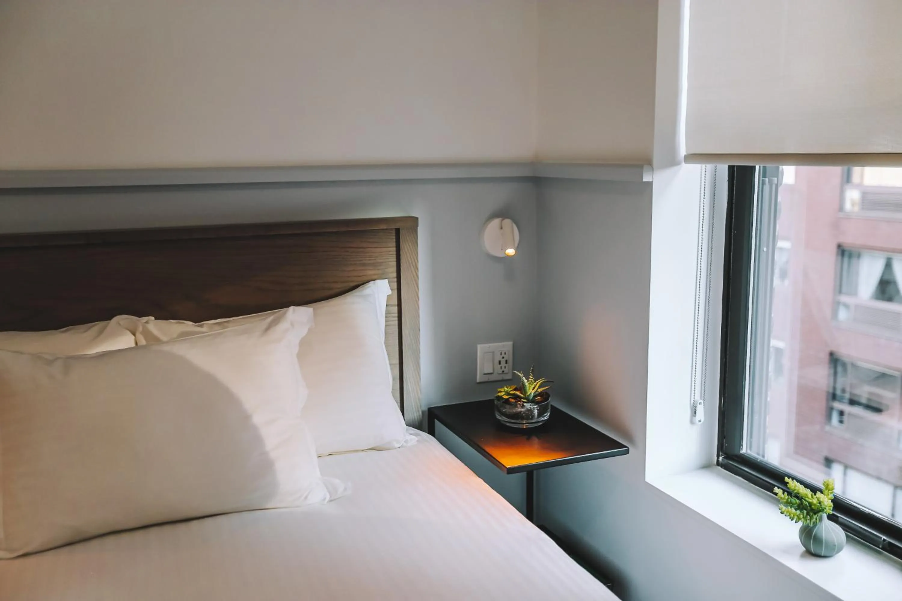 Bedroom in Washington Jefferson Hotel - Times Square North