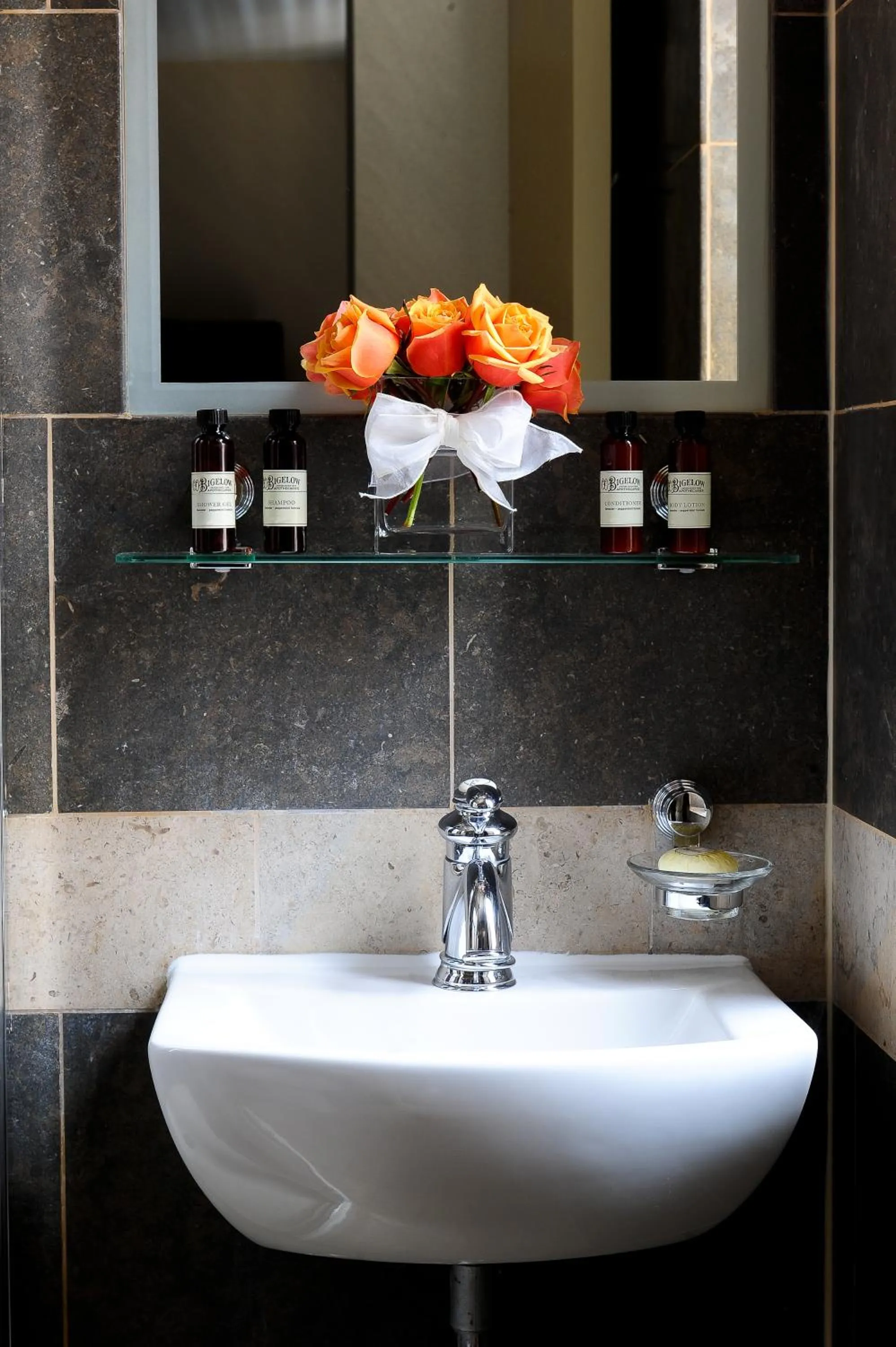 Bathroom in Washington Jefferson Hotel - Times Square North