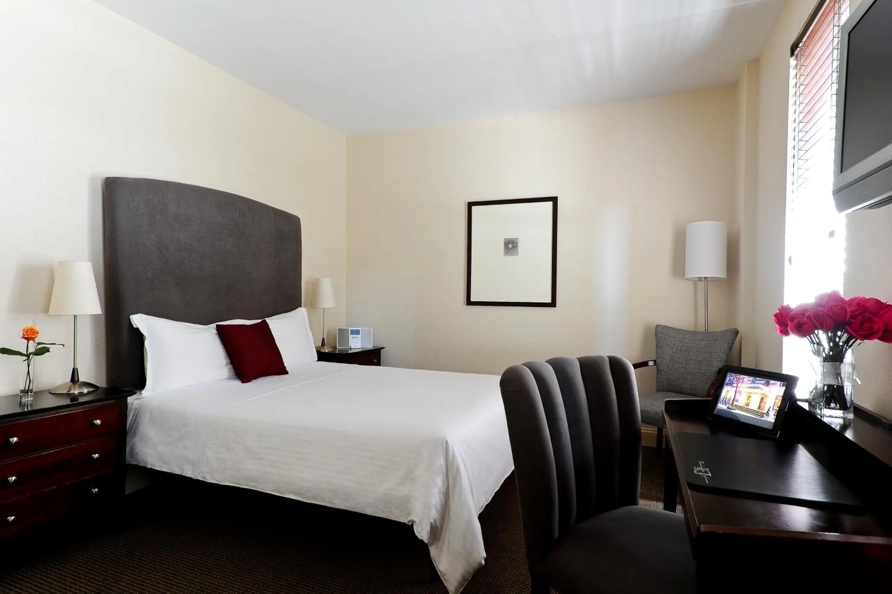 Bed in Washington Jefferson Hotel - Times Square North