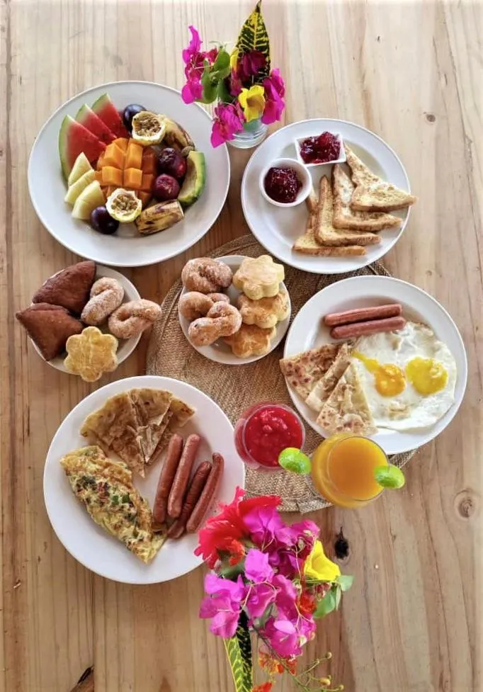 Breakfast in Jabar Lodge