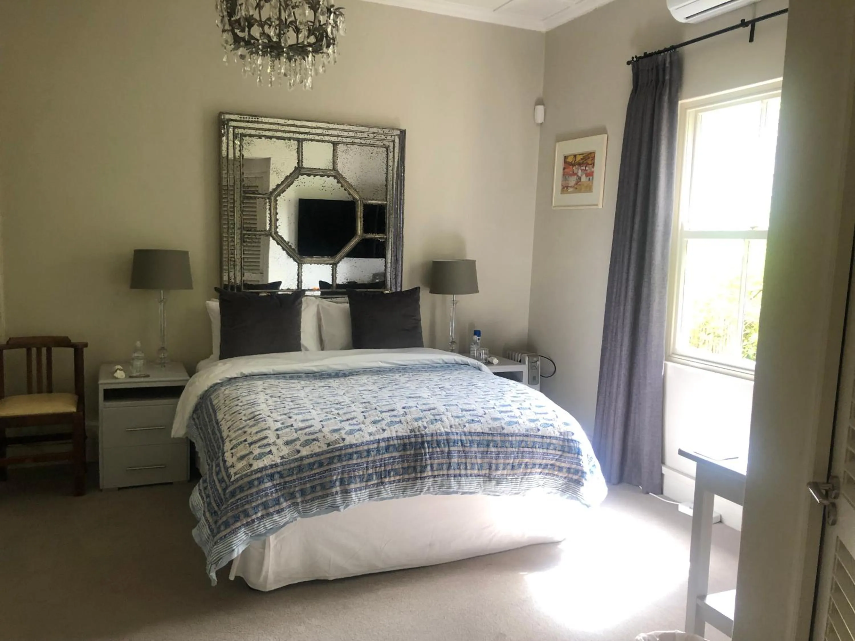 Bedroom, Bed in Elton