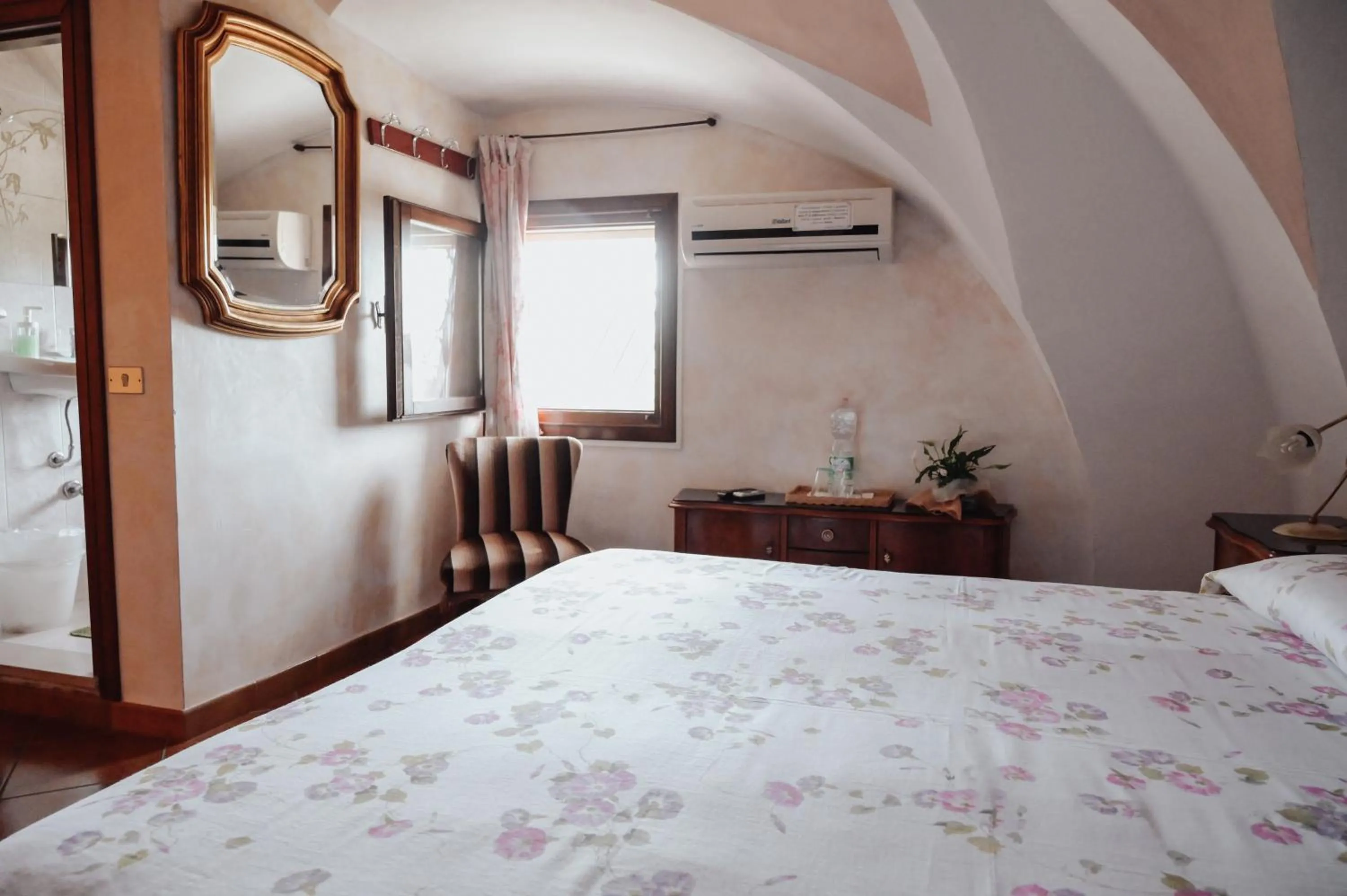 Photo of the whole room, Bed in Villa Delle Palme