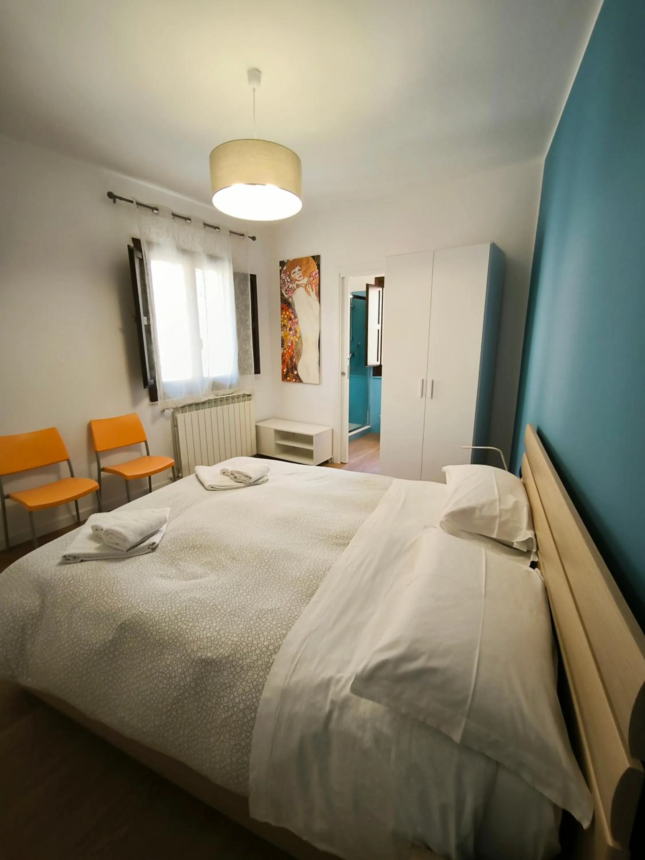 Photo of the whole room, Bed in Santa Lucia