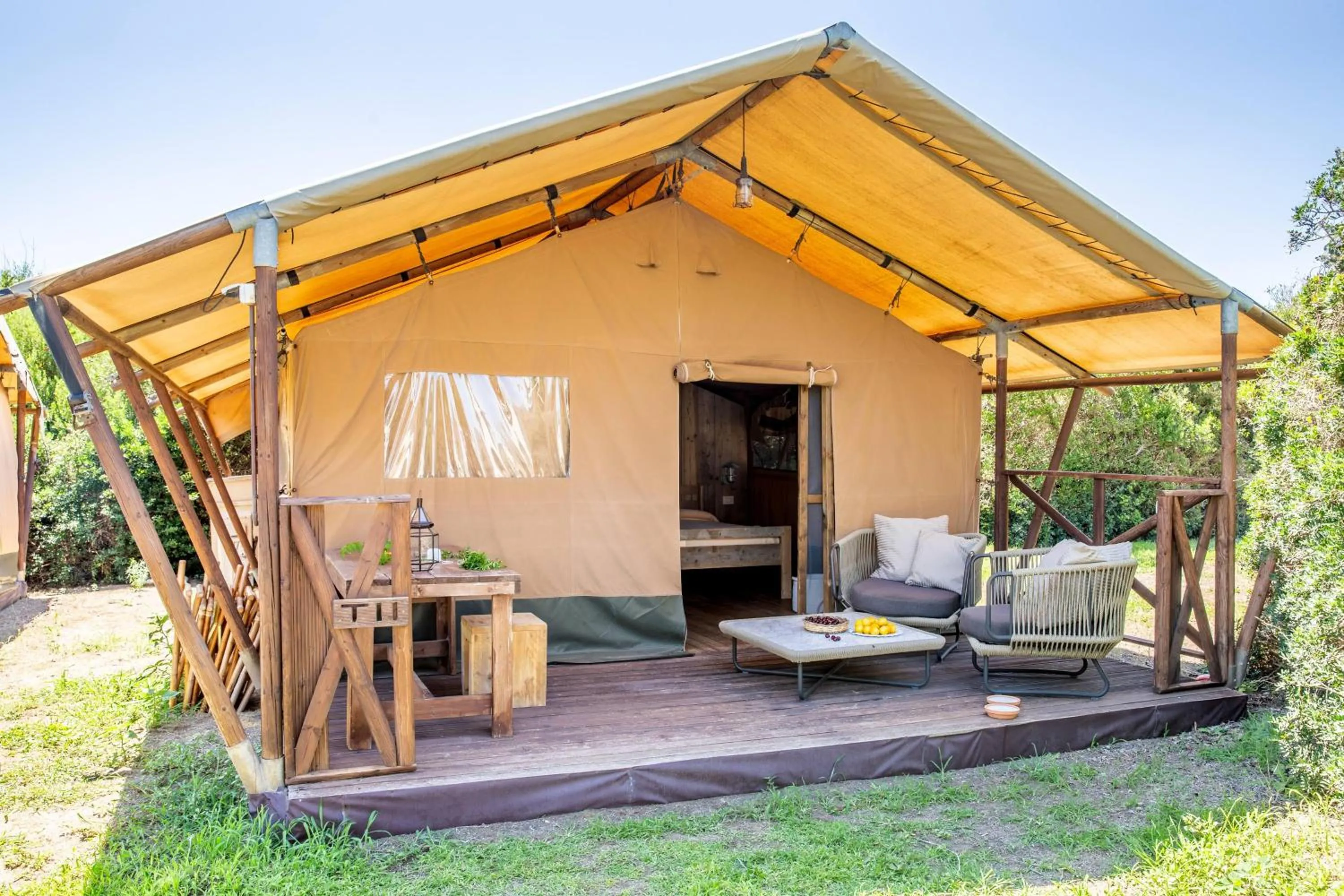 Photo of the whole room in Gitavillage California