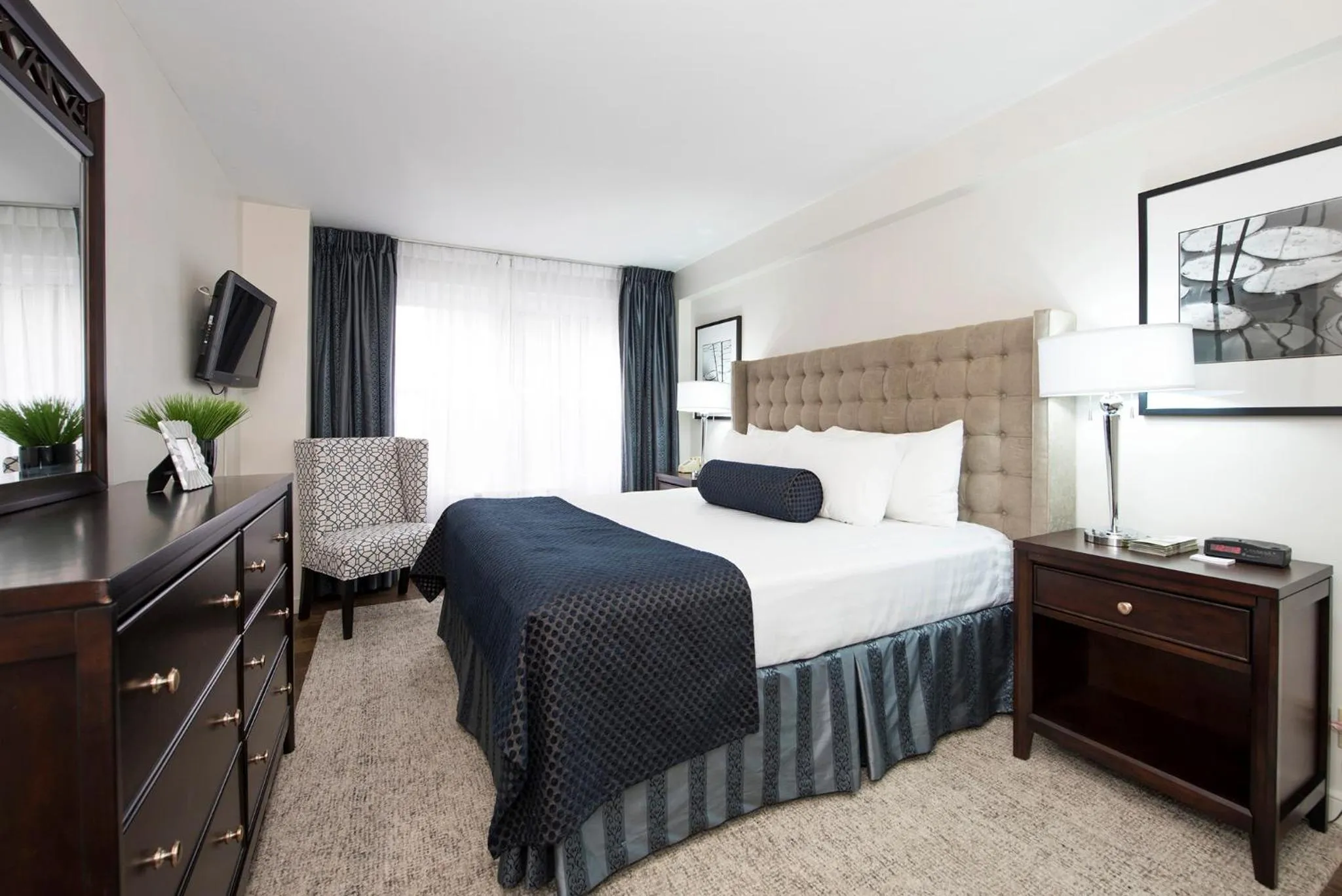 Bed in Murray Hill East Suites - Extended Stay