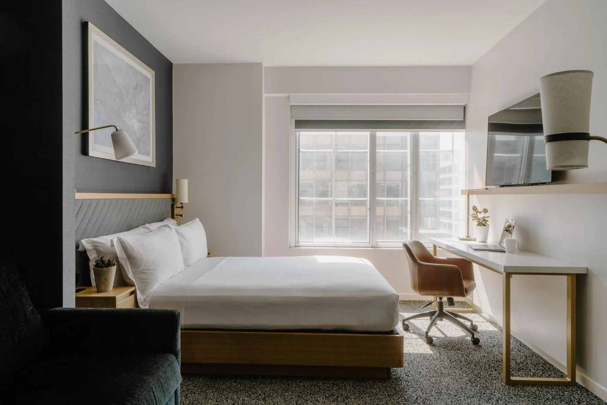 Photo of the whole room, Bed in Club Quarters Hotel White House, Washington DC