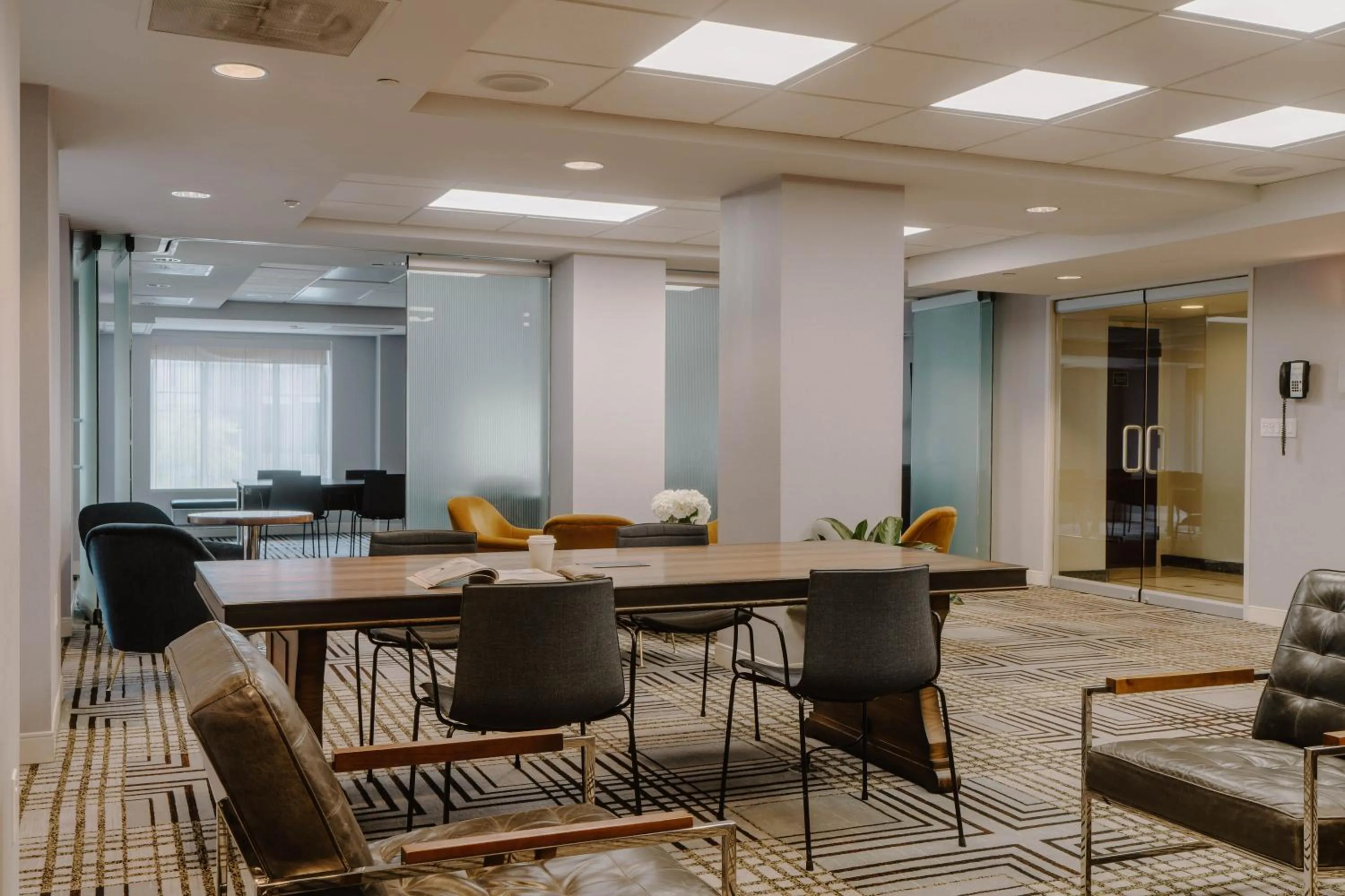 Seating area in Club Quarters Hotel White House, Washington DC