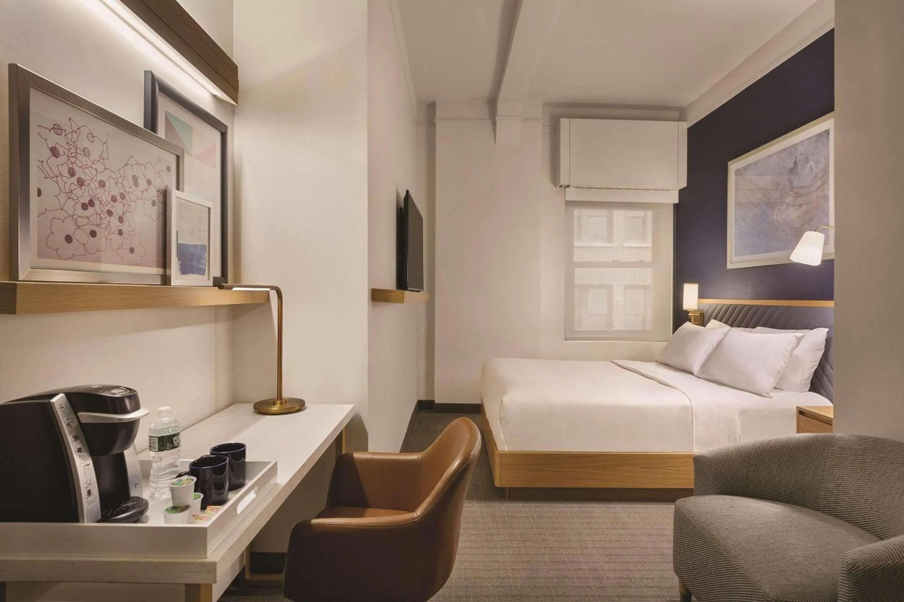 Bedroom in Radisson Hotel New York Wall Street