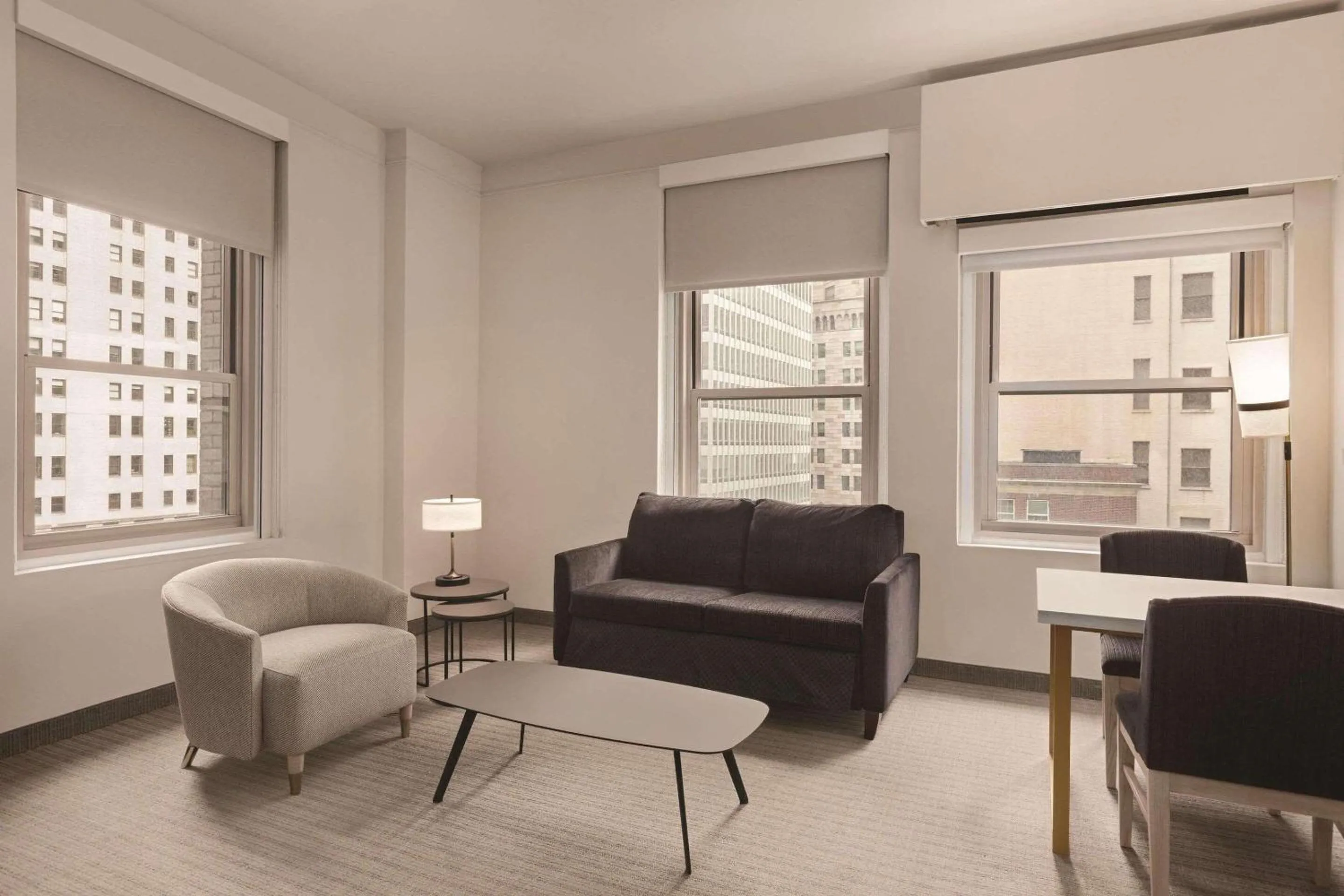 Bedroom, Seating Area in Radisson Hotel New York Wall Street