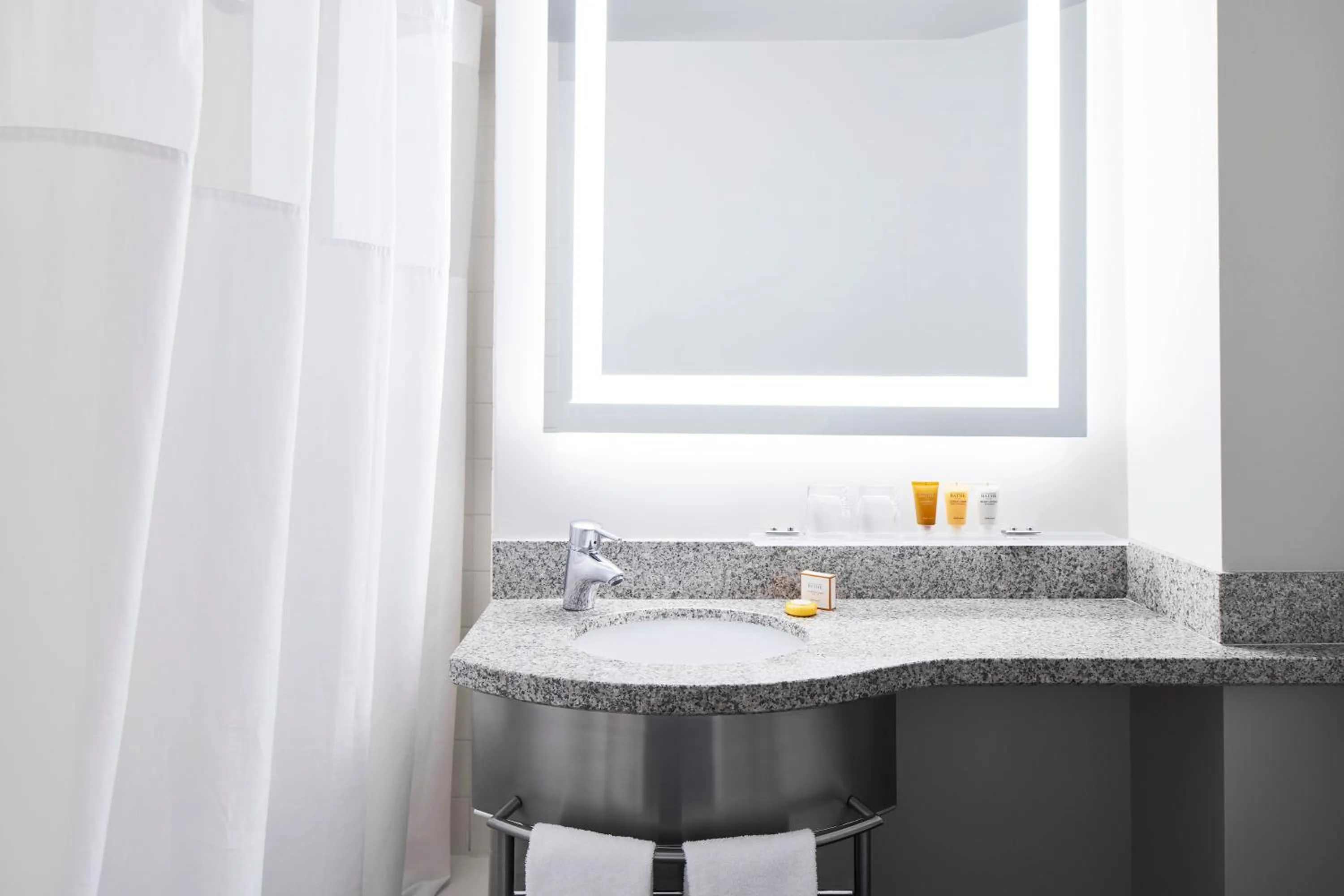 Bathroom in Radisson Hotel New York Wall Street