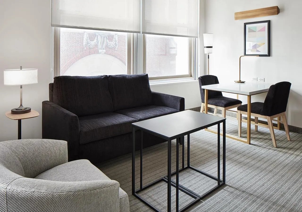 Living room, Seating Area in Radisson Hotel New York Wall Street