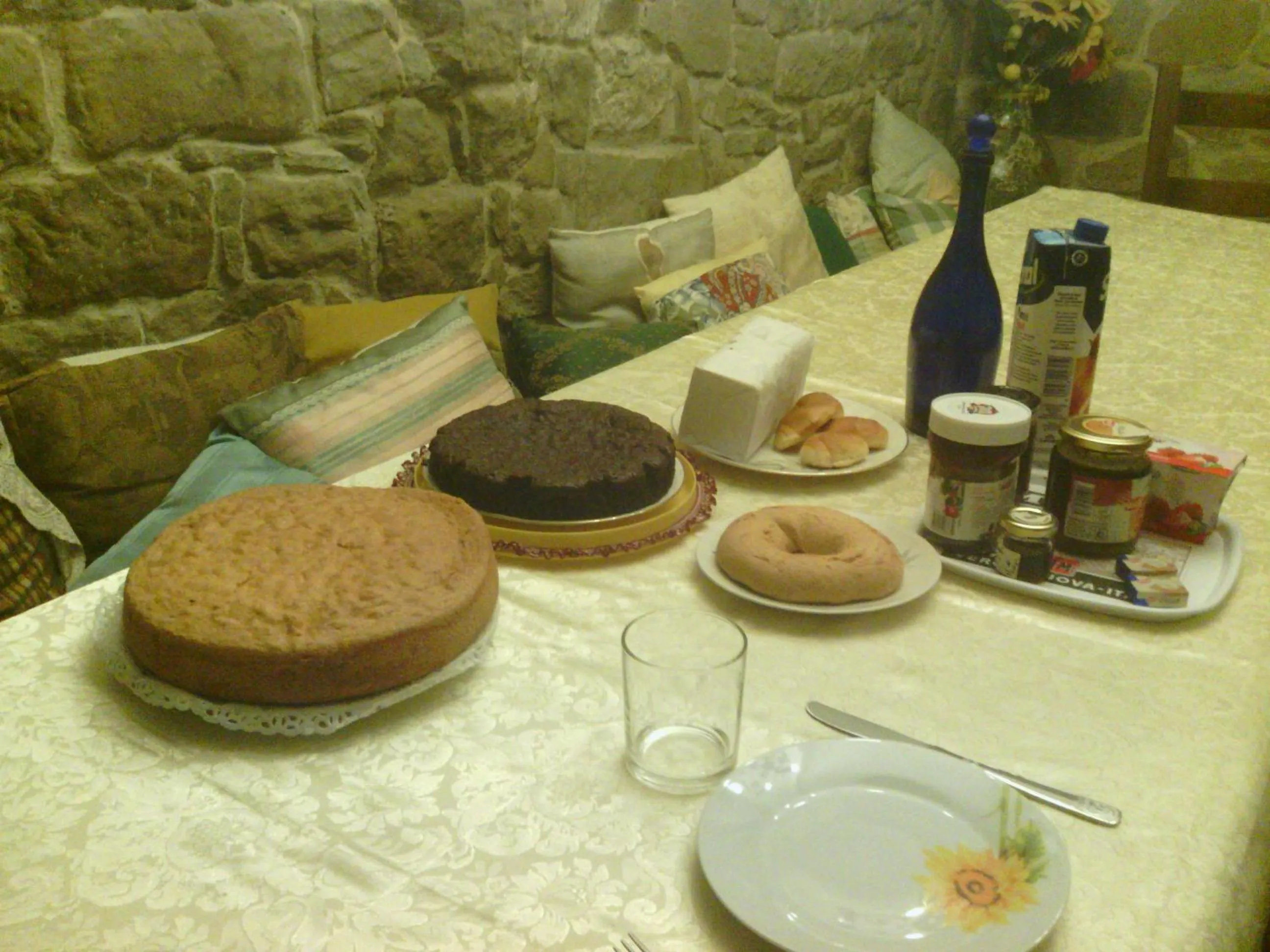 Italian breakfast in Casa Dina