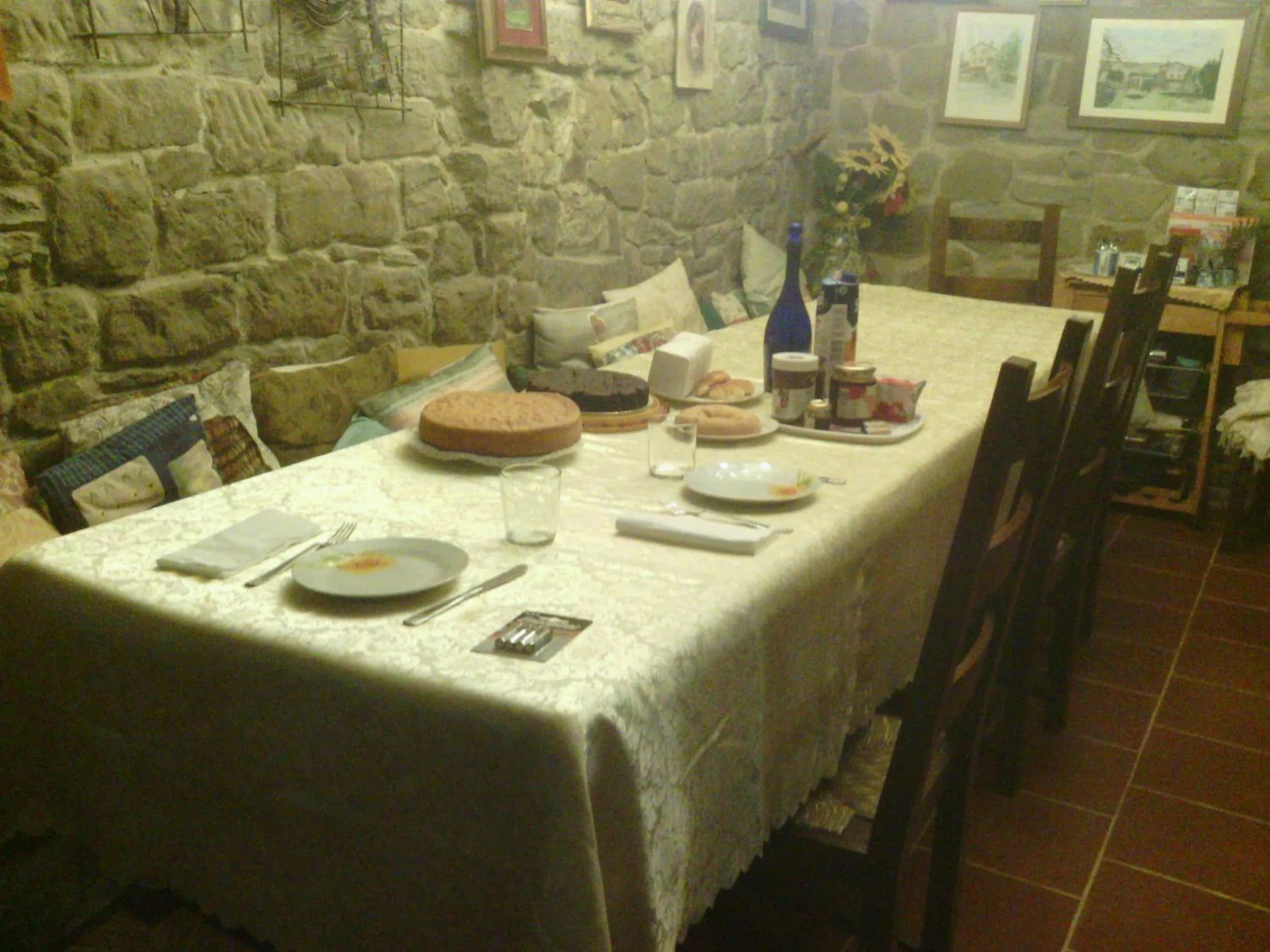 Food and drinks in Casa Dina