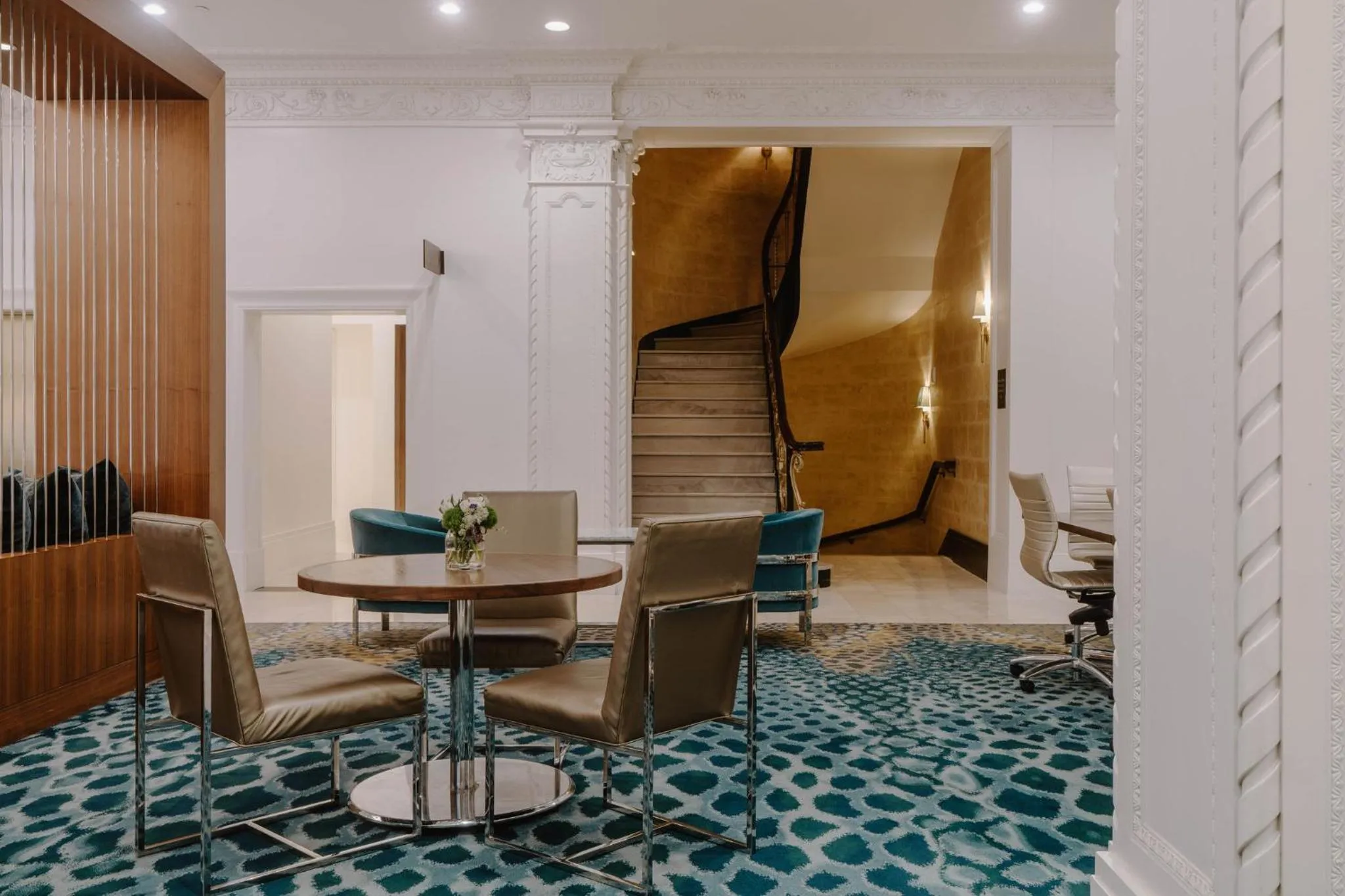 Lounge or bar in Club Quarters Hotel Downtown, Houston