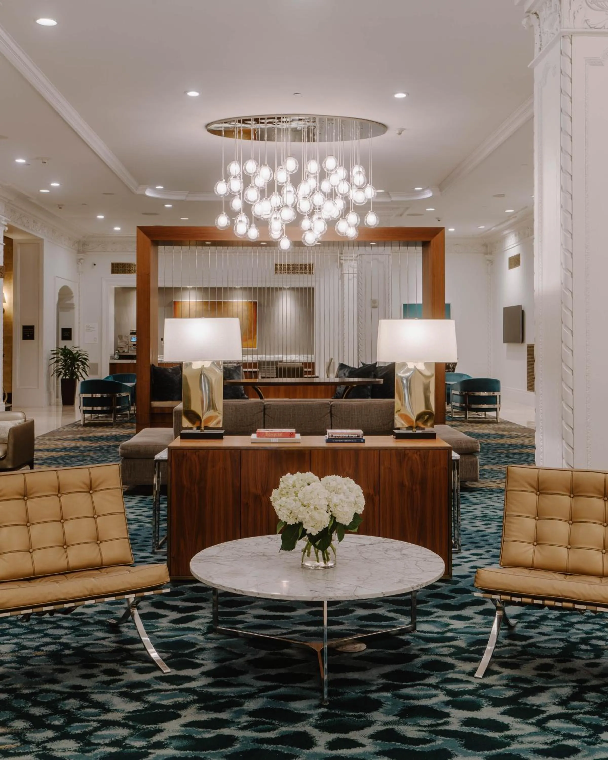 Living room in Club Quarters Hotel Downtown, Houston